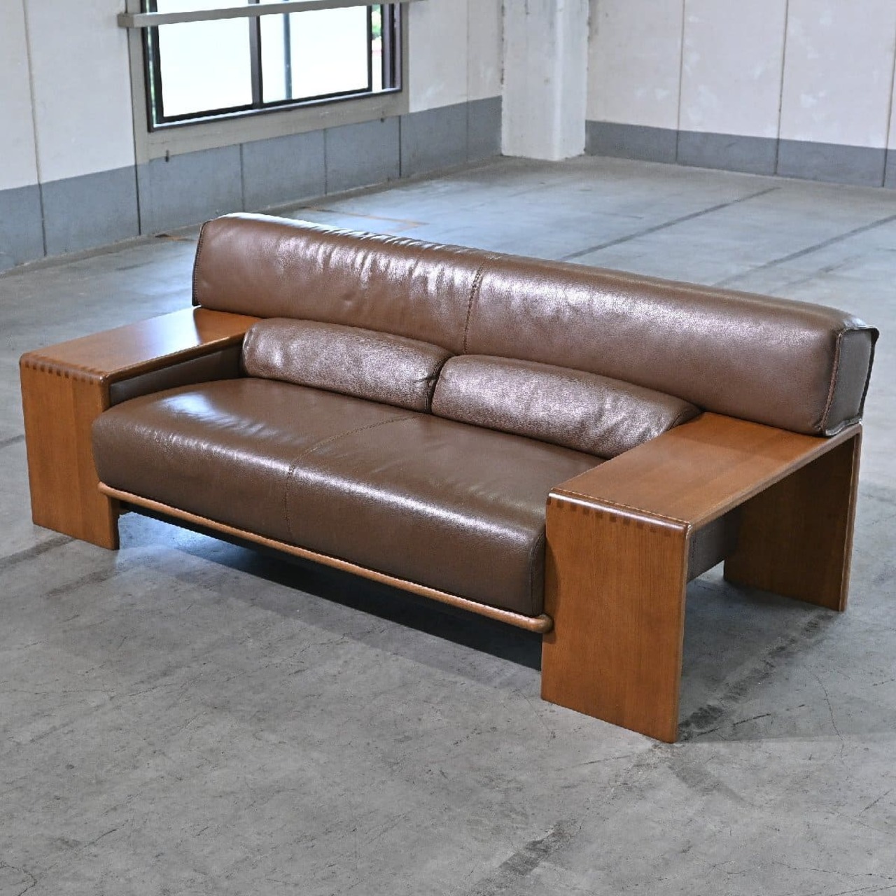 CONDE HOUSE 90万「BOLS / ボルス」二人掛けソファ オーク無垢材 本革 ラブ リビング ダイニング カンディハウス【中古家具/中古インテリア/USED家具ユーズド家具/リサイクル】