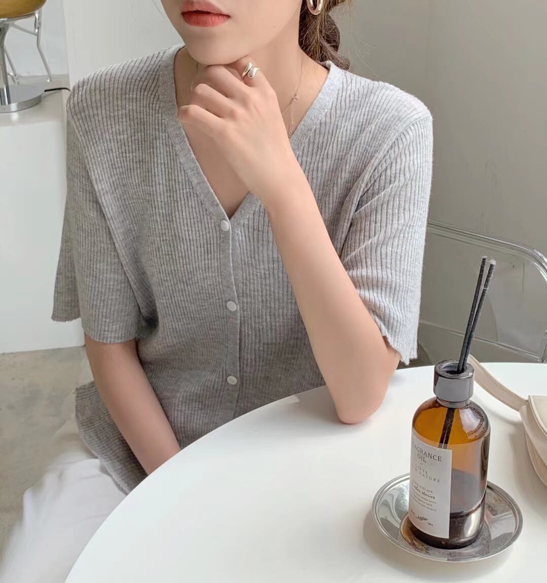 Vネック　シンプルカーディガン　AJ2205-645