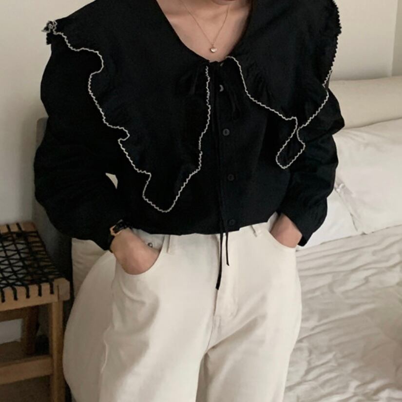 フリルビッグカラーブラウス