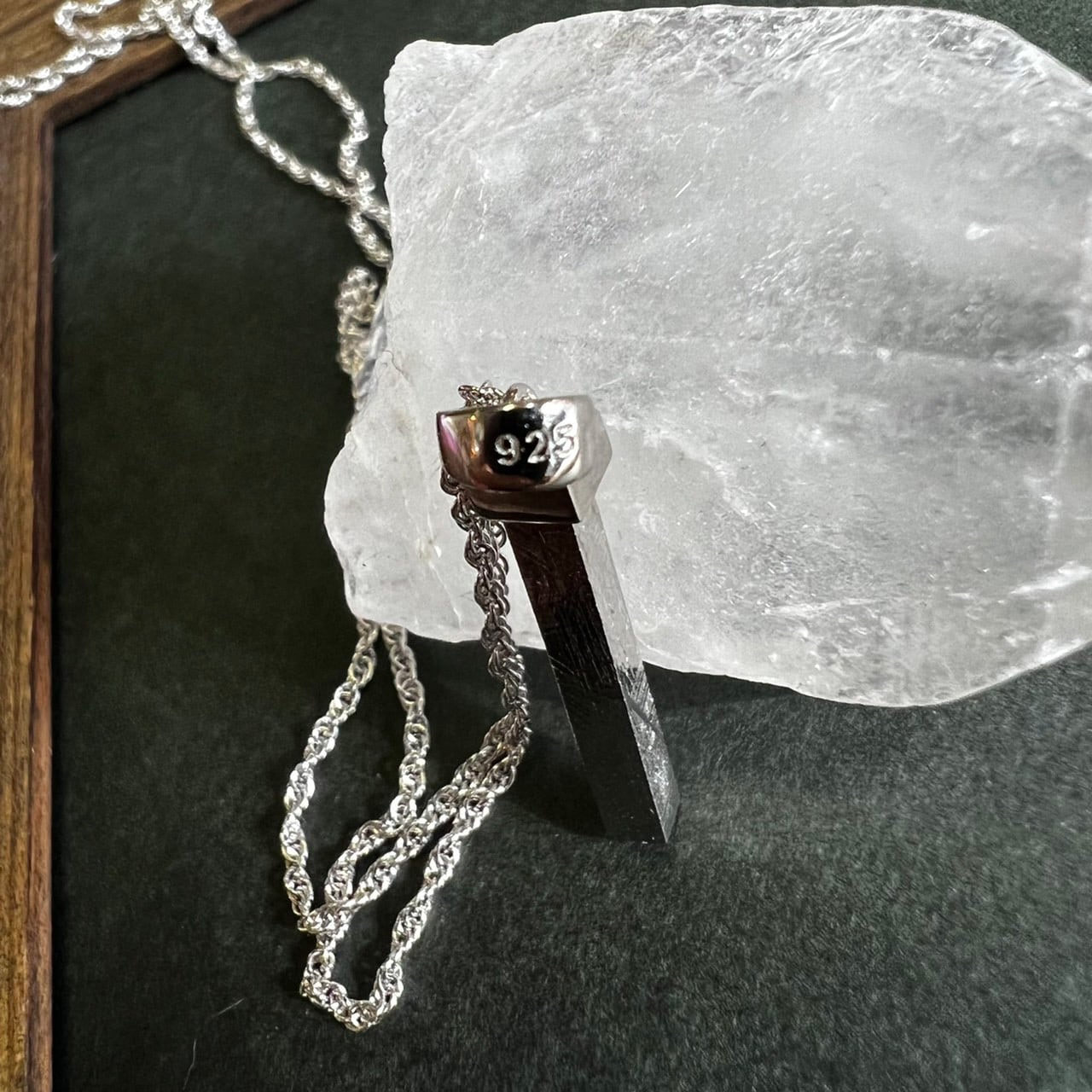 ムオニオナルスタ隕石 × 天然石 meteorite92 希少！メテオライト ムオニナルスタ隕石 クロス ペンダント 40