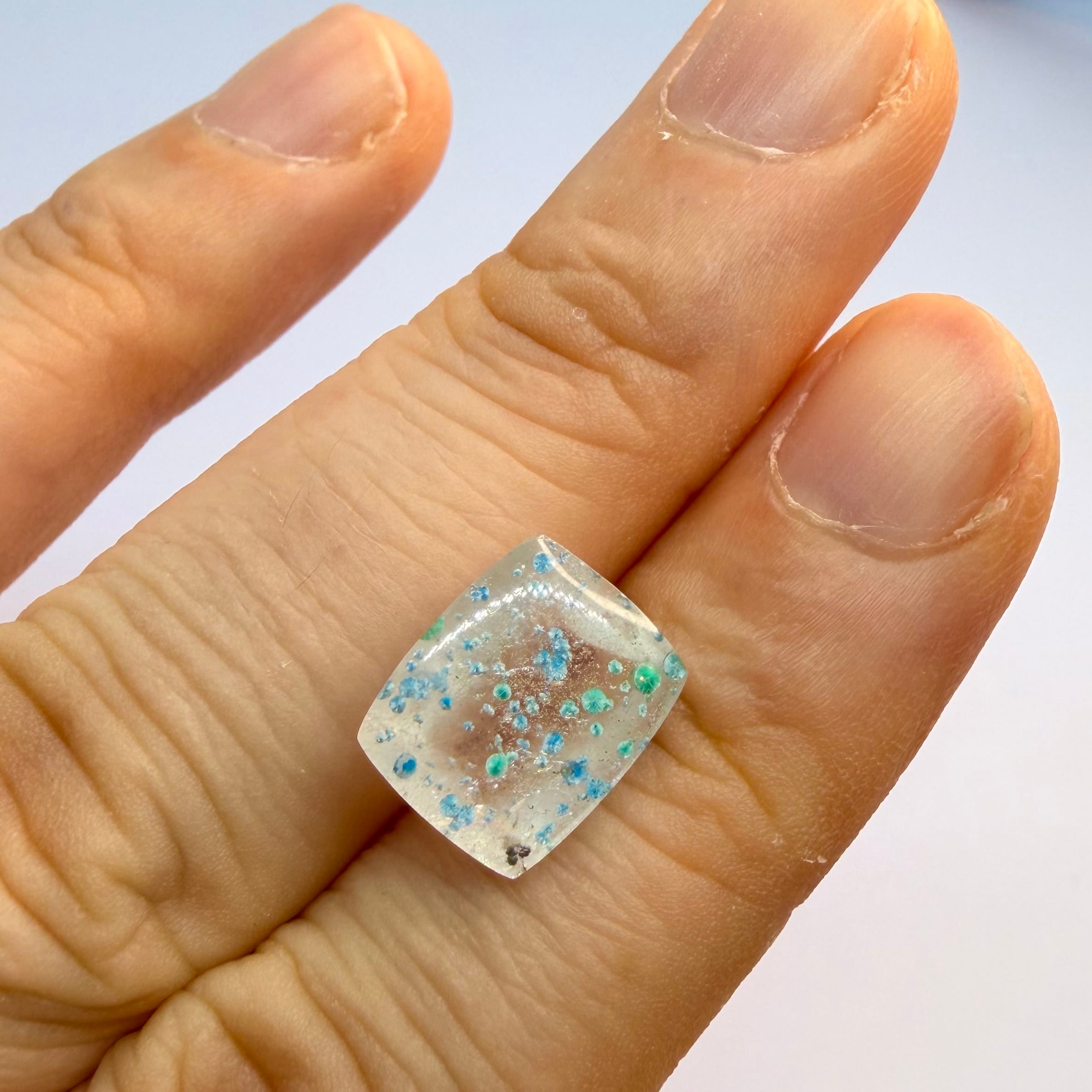 イリデッセンスとギラライトが豊富なギラライトインクオーツ