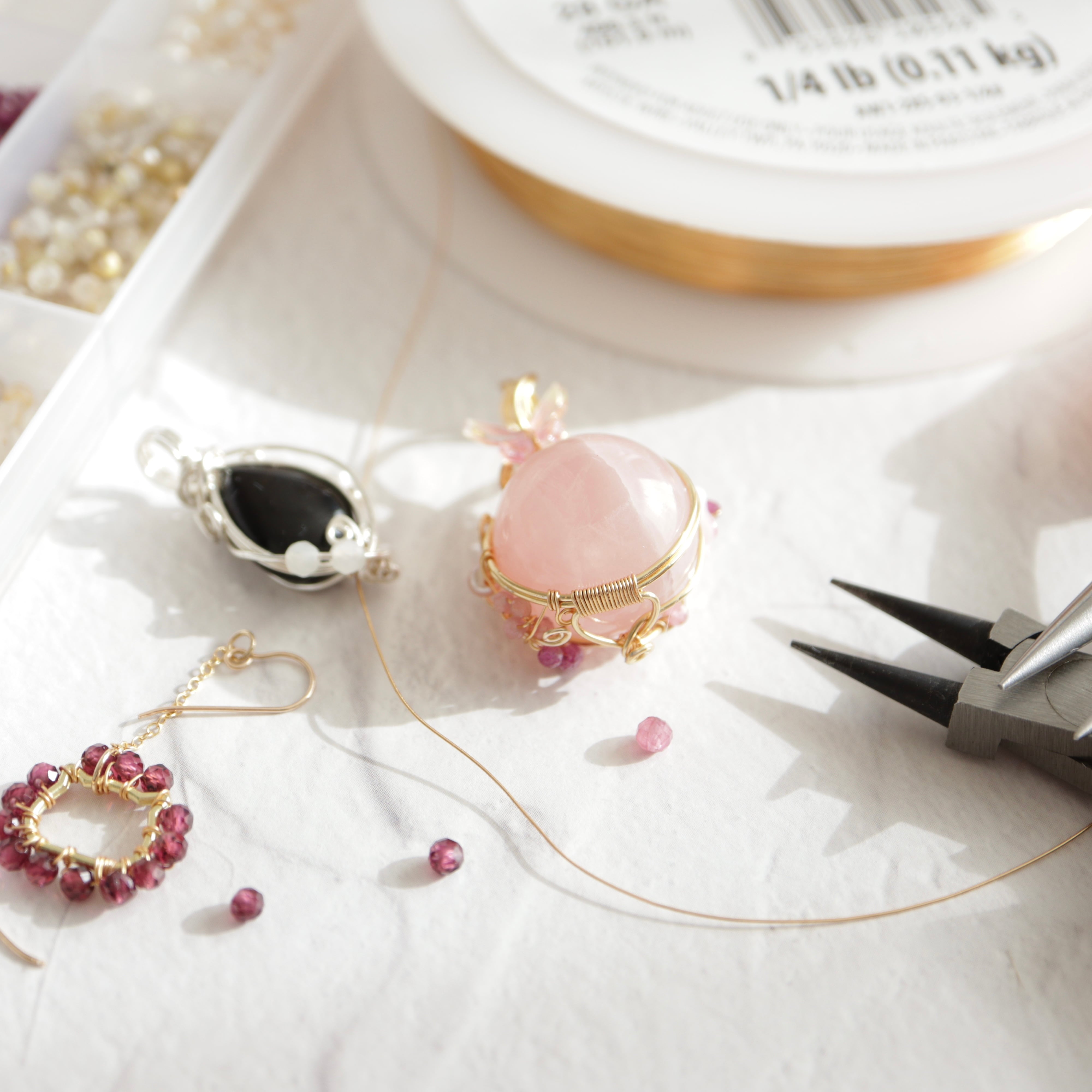 3月の誕生石 牡羊座・双子座・蟹座・水瓶座・魚座の守護石アクアマリン