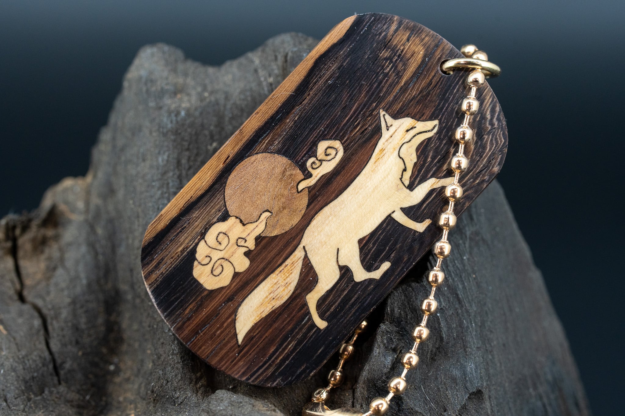 【 熱帯の黒き宝 】 ラオスブラック ドッグタグ 象嵌 十五夜きつね