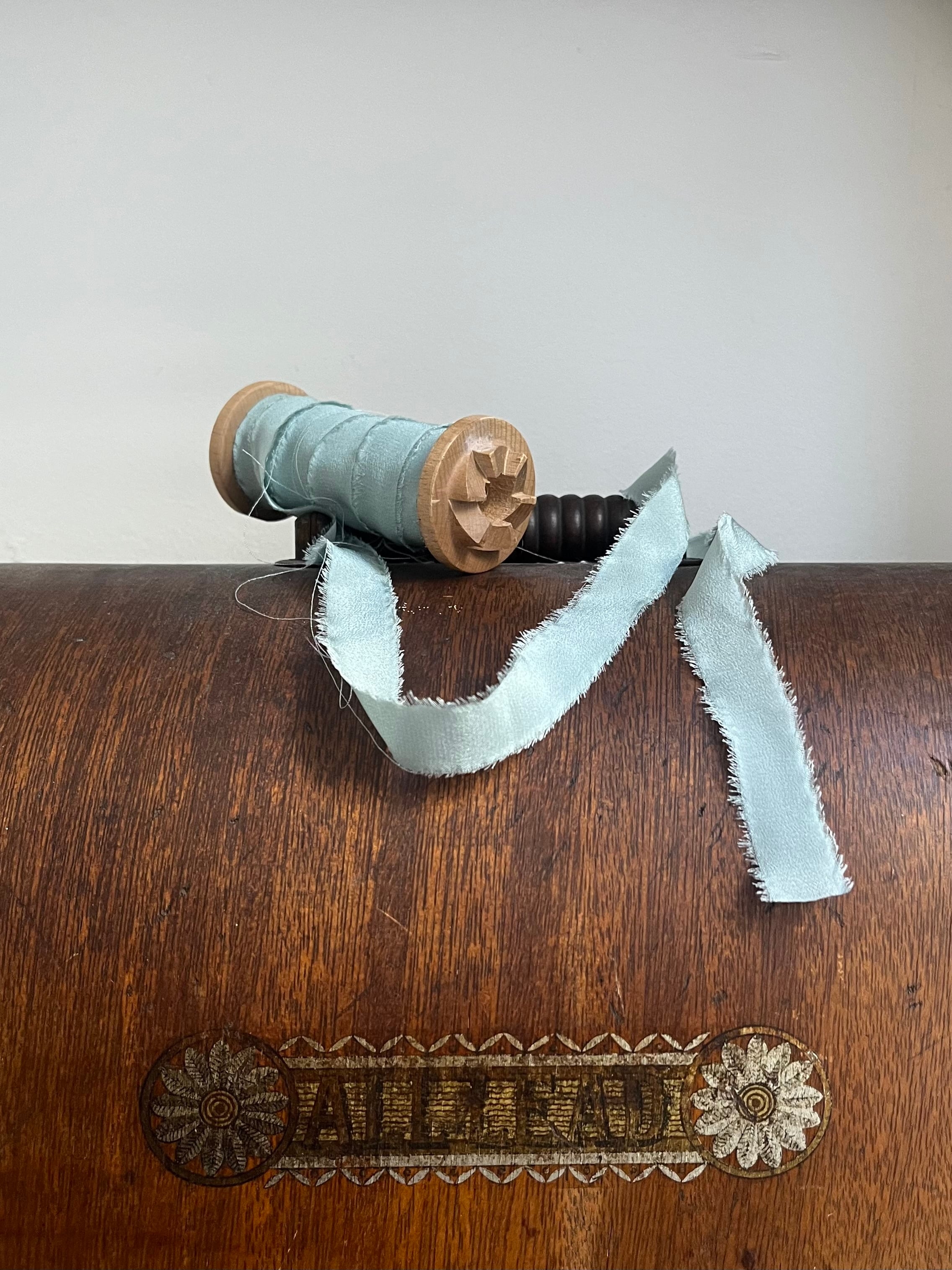 【シルクリボン】1.ブルーグリーン 幅約1.5cm アニバーサリーリボン 絹100%/(長さ約4.5m) ウェディングカード・カリグラフィー・ラッピング・装花・発表会に最適