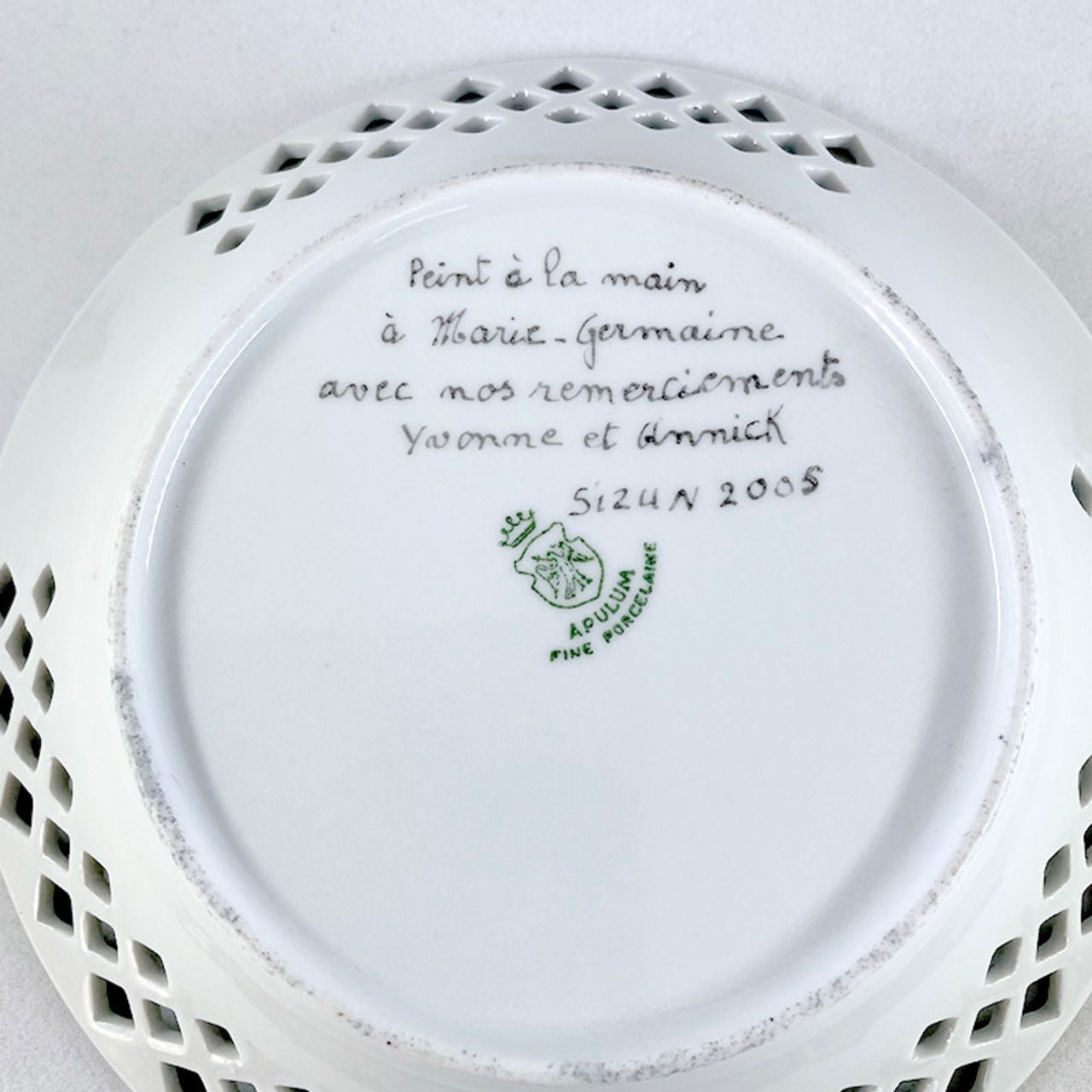 すみれのプレート　飾り皿　手描き パニエ　APULUM　12twdp15