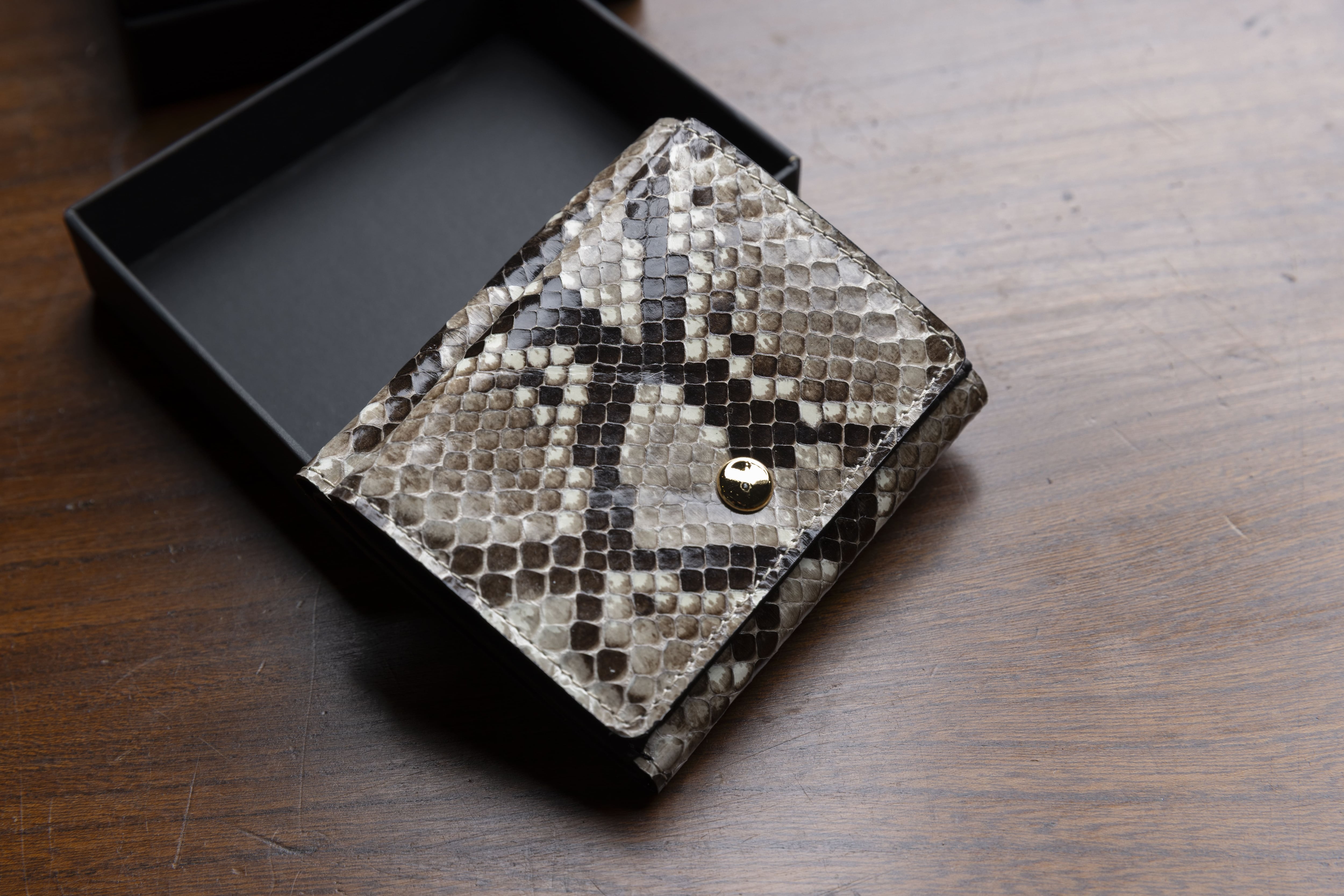 【11月新発売】スペシャル版 三つ折り財布〜パイソン革〜