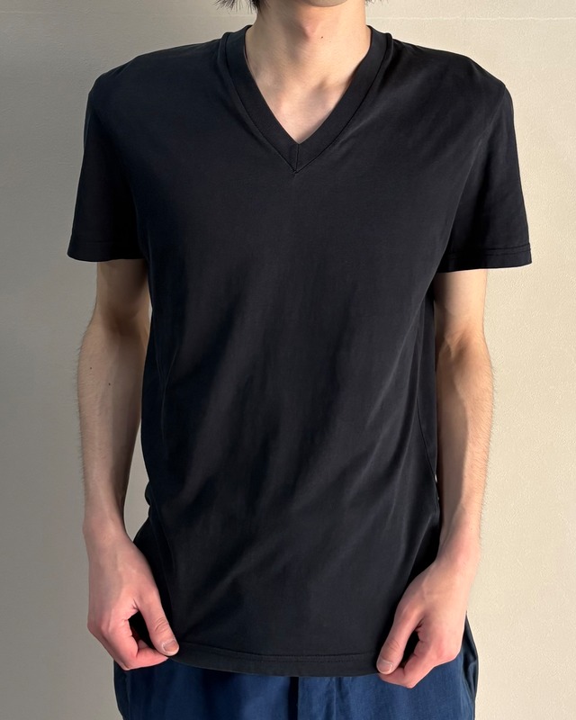【PRADA】basic v-neck T-shirt