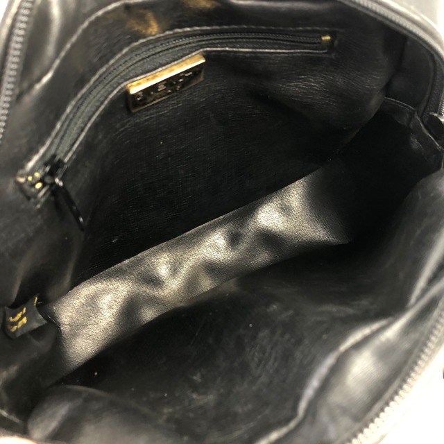 GIVENCHY ジバンシィ  ロゴ  レザー キルティング タッセル チェーン ショルダーバッグ ブラック vintage ヴィンテージ オールド ahvesn