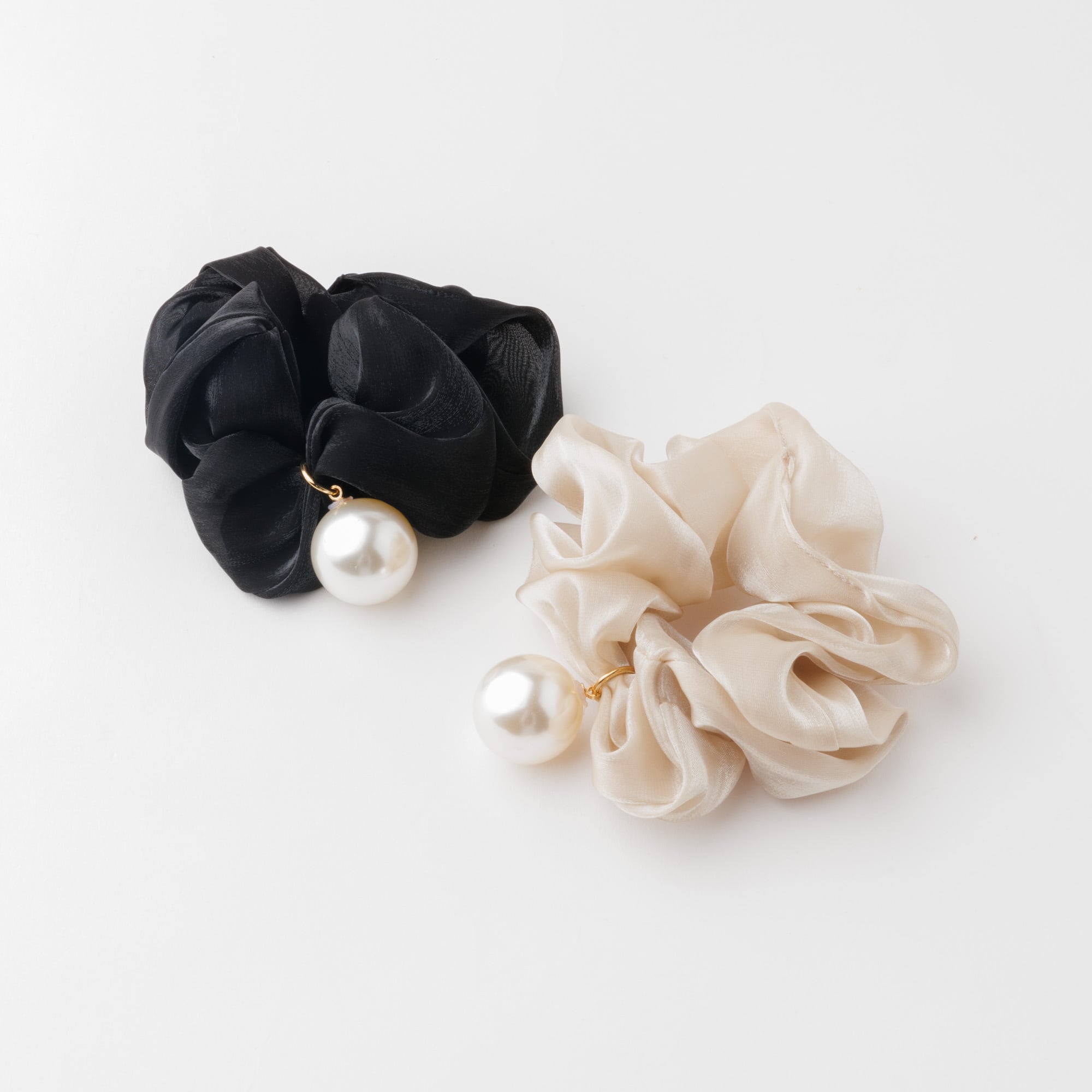 ビッグパール光沢シュシュ G034 | bellybutton