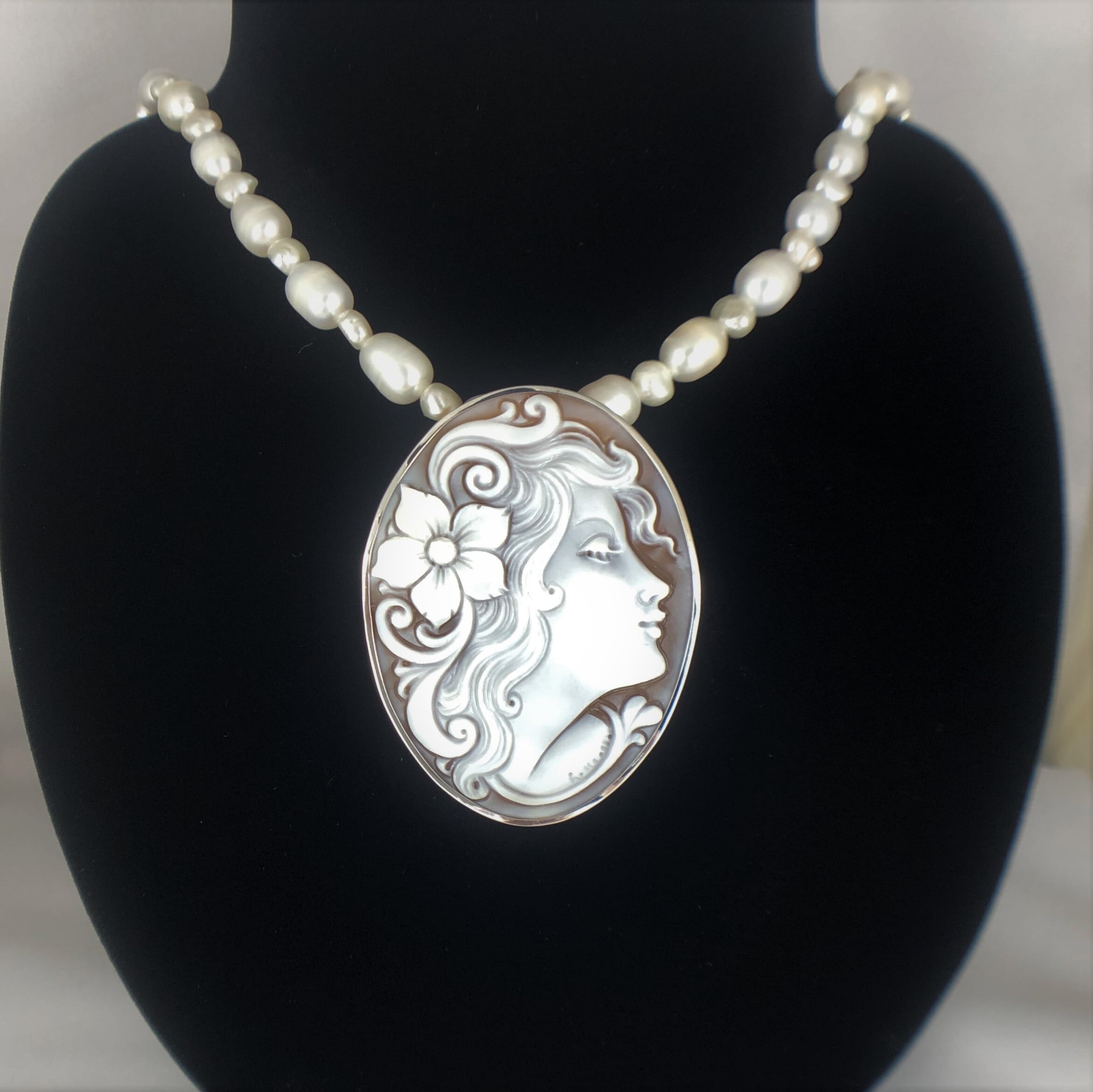 K18/WG Cameo Brooch | Cosmic Cameo Tokyo