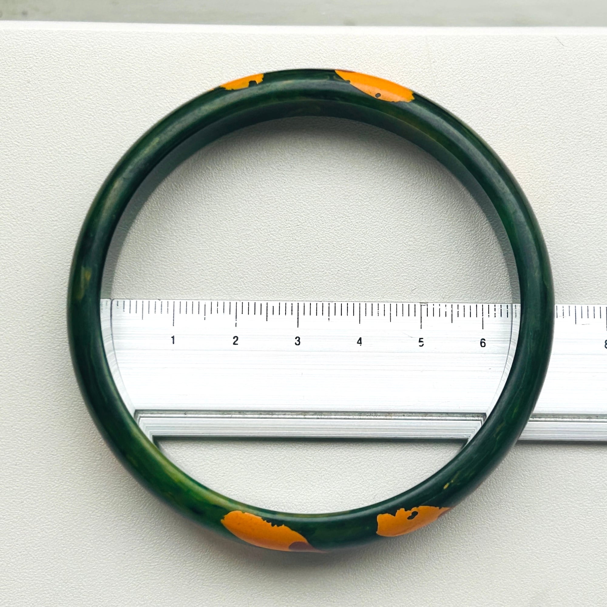 BAKELITE Hand painted Spinach Green バングル | Milo Antiques & Vintage