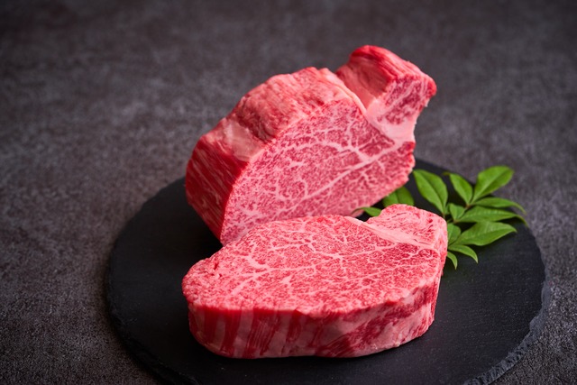 最高級 黒毛和牛 雌牛 シャトーブリアン (150g x 3枚) 450g