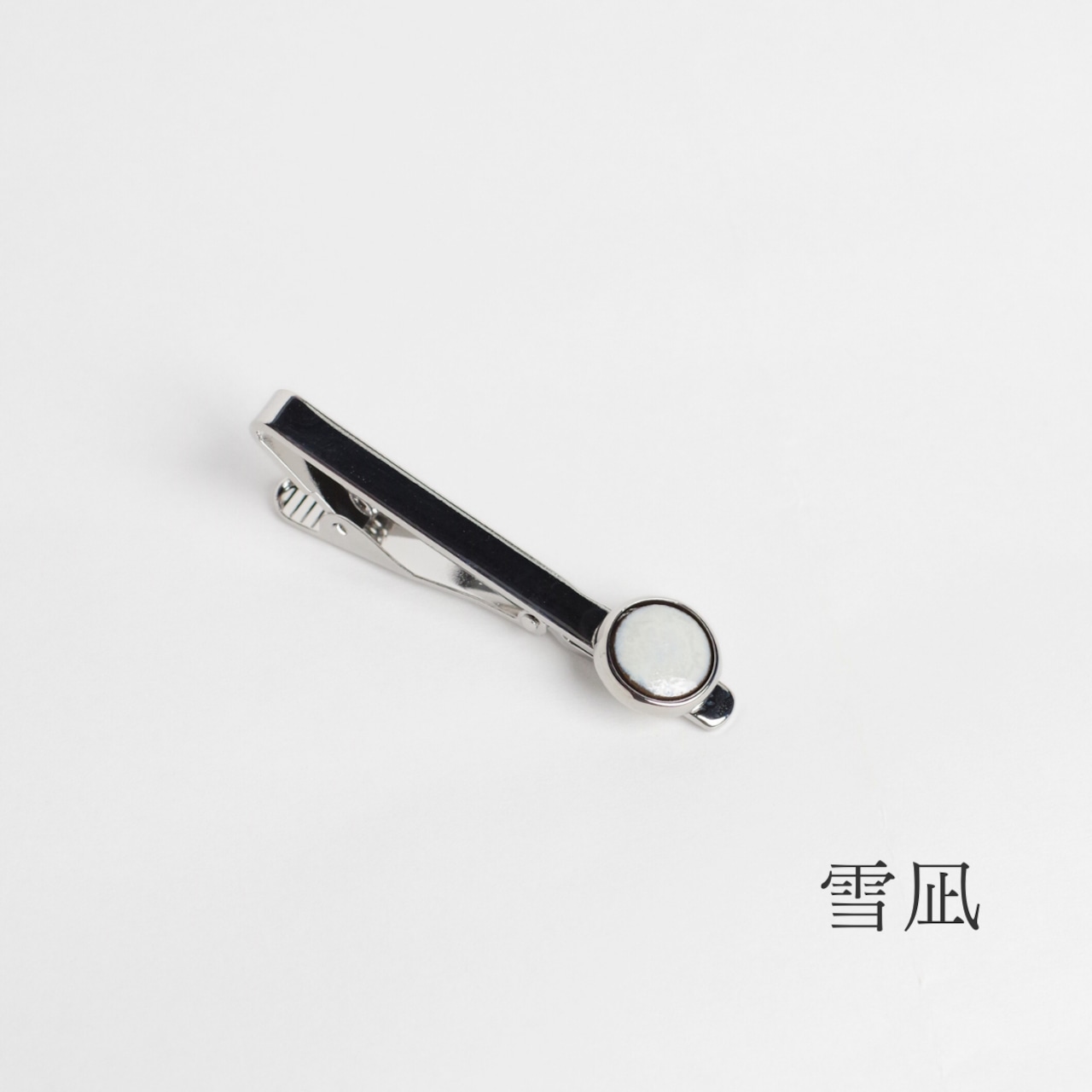 タイル ネクタイピン 結晶