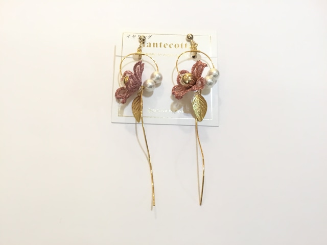 【ピアス変更可能】nantecotta お花のイヤリング