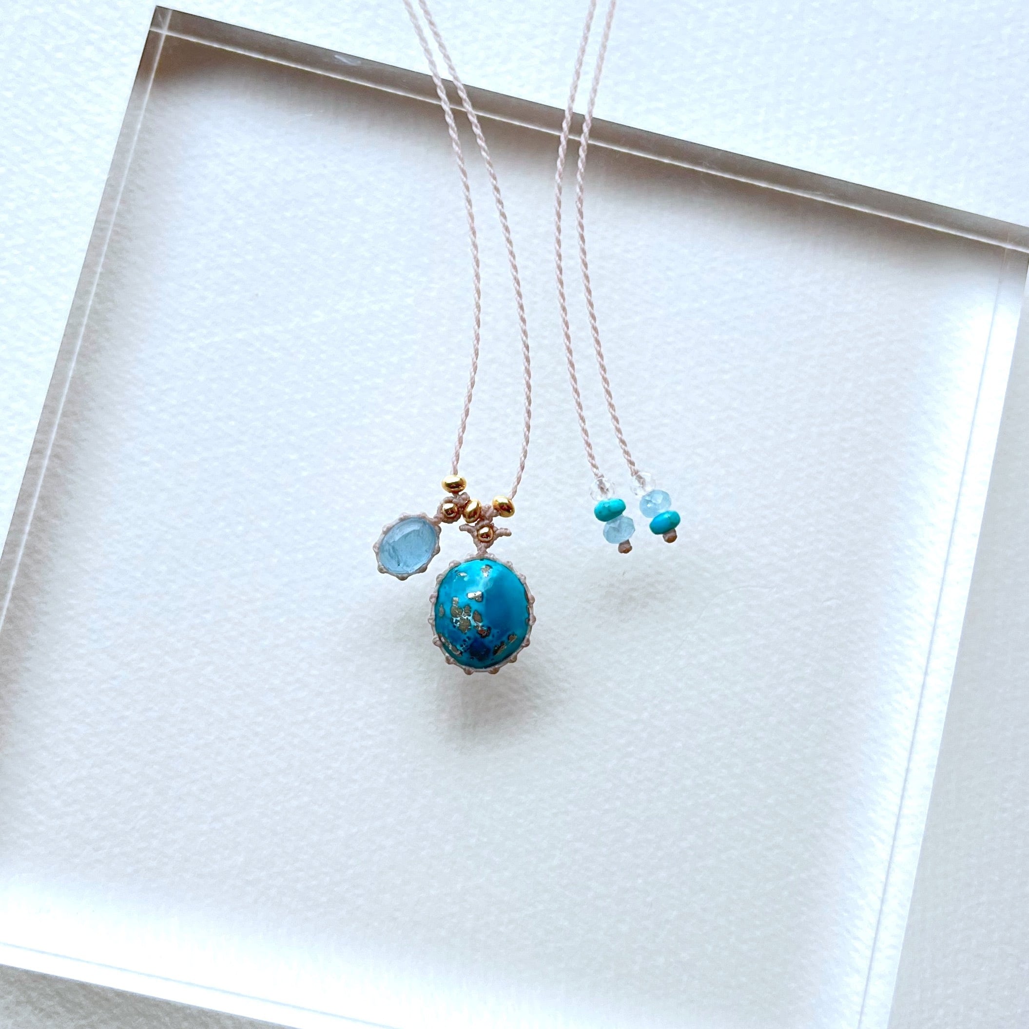 ペルシアンターコイズとアクアマリンのマクラメ編み 天然石ネックレス