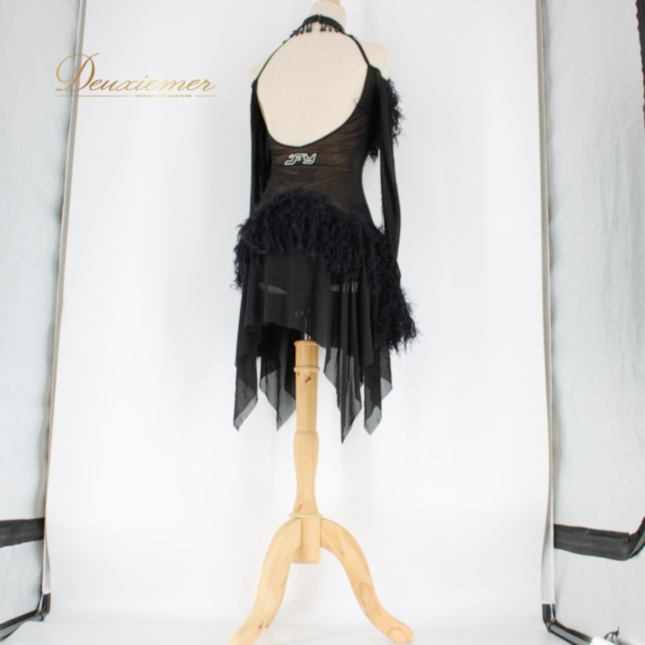 社交ダンス 衣装 ラテン ドレス ワンピース パーティ衣装 女性用 レディース オールシーズン 黒 ブラック系 アシメ 長袖 レース 派手 ビジュー ショートドレス フェザー おしゃれ エレガント ダンスウェア 結婚式 ステージ衣装 アイテム カスタマイズ可能 お揃い ジャズダンス コスチューム ファッションブランド パフォーマンス 競技用