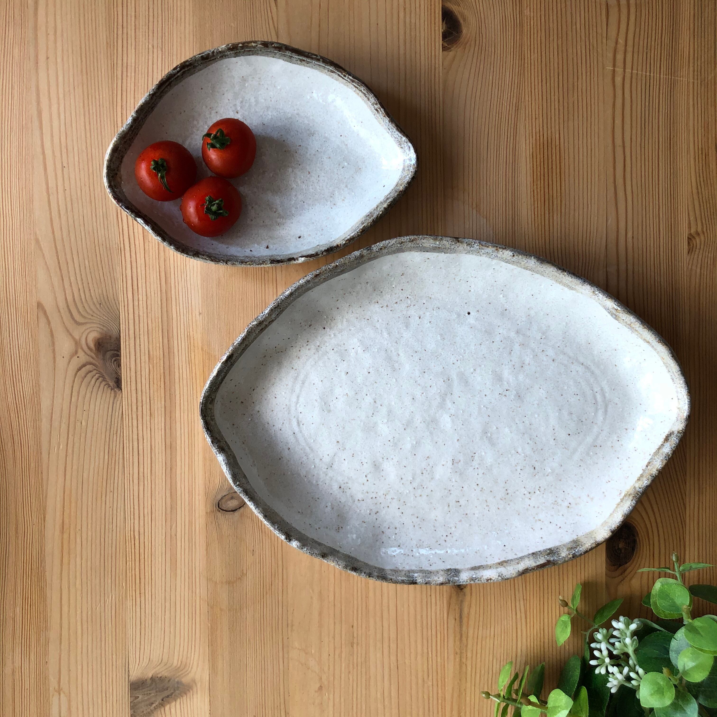 白唐津木の葉型多様皿