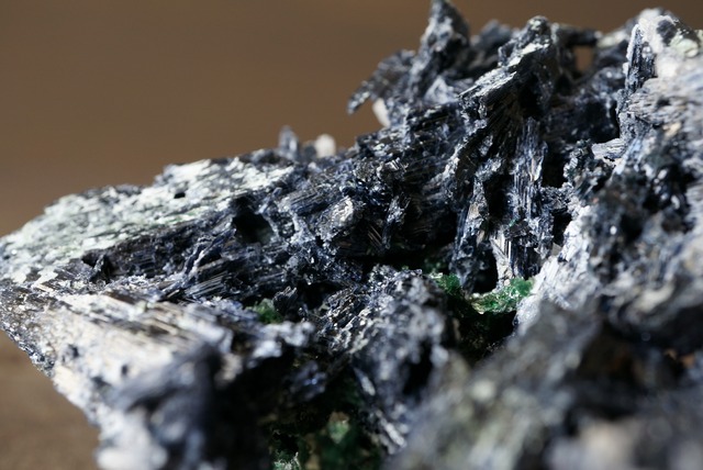 イタリア産グロコフェン/フックサイト Glaucophane/Fuchsite 945