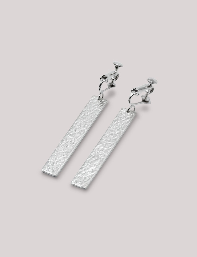 TIN BREATH イヤリング 8x50mm シルバー