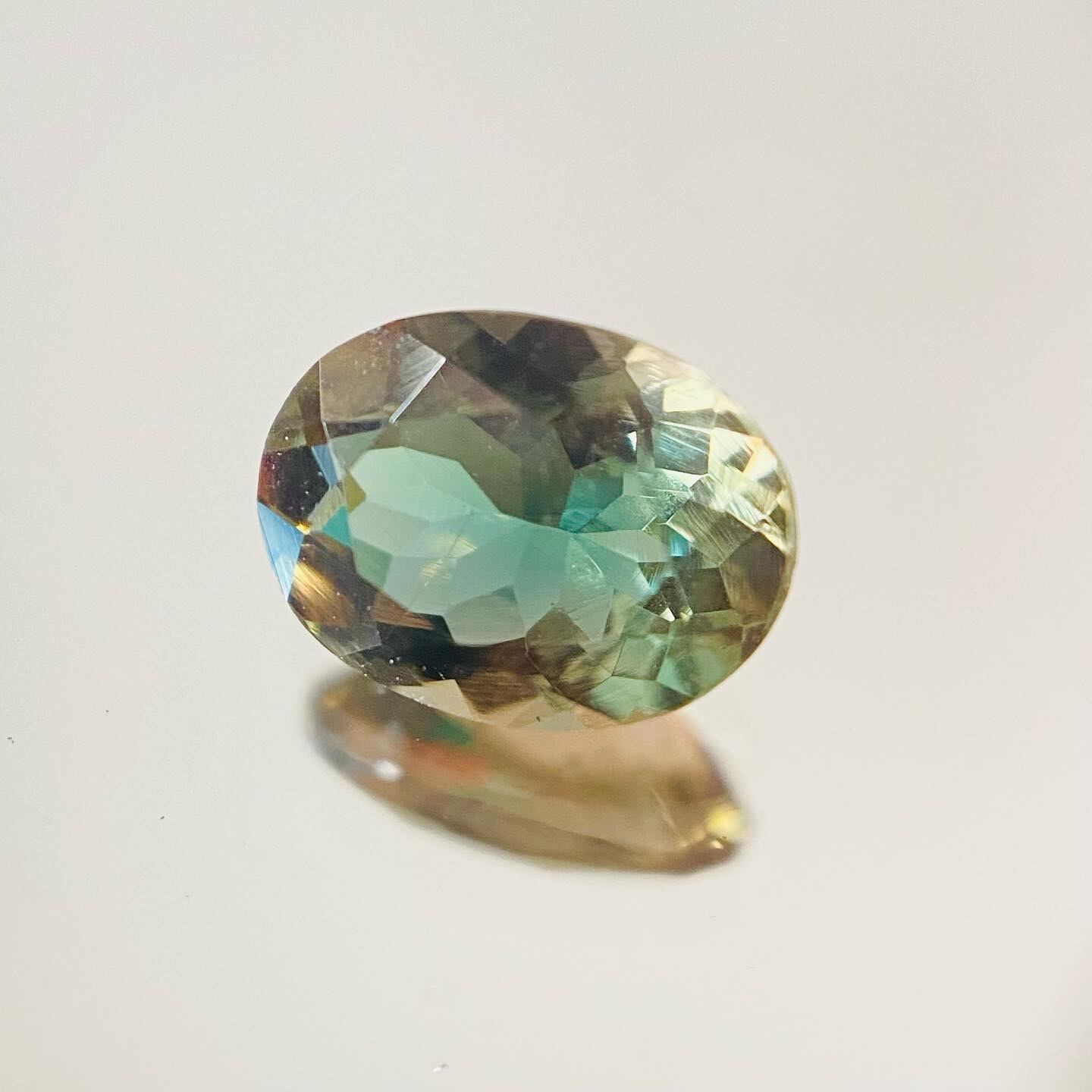 希少グリーンのオレゴンサンストーン4