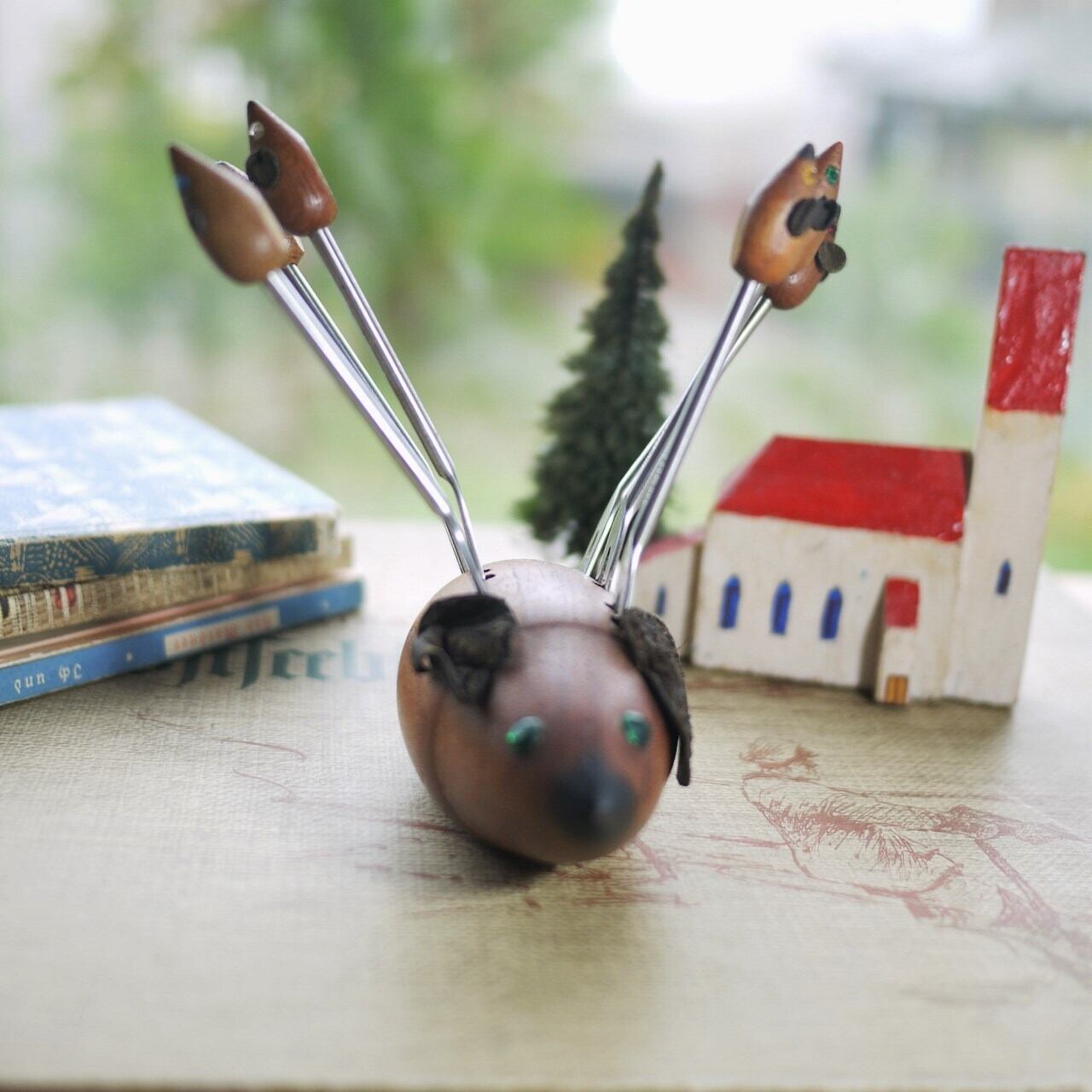 ねずみカトラリー チーズピック チークフィギュア | こりすのパン屋