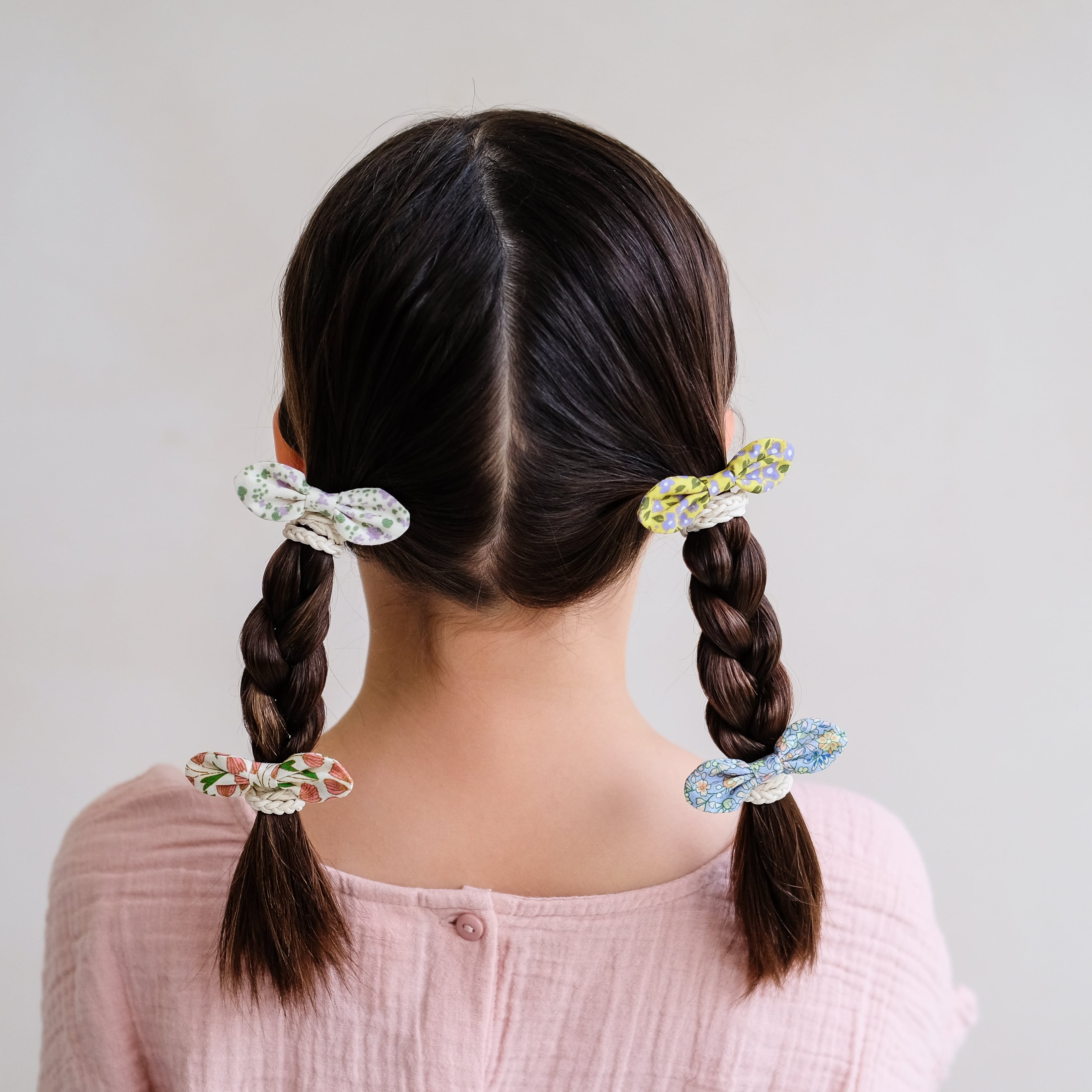 FLORA BOW PONIES_182026 23