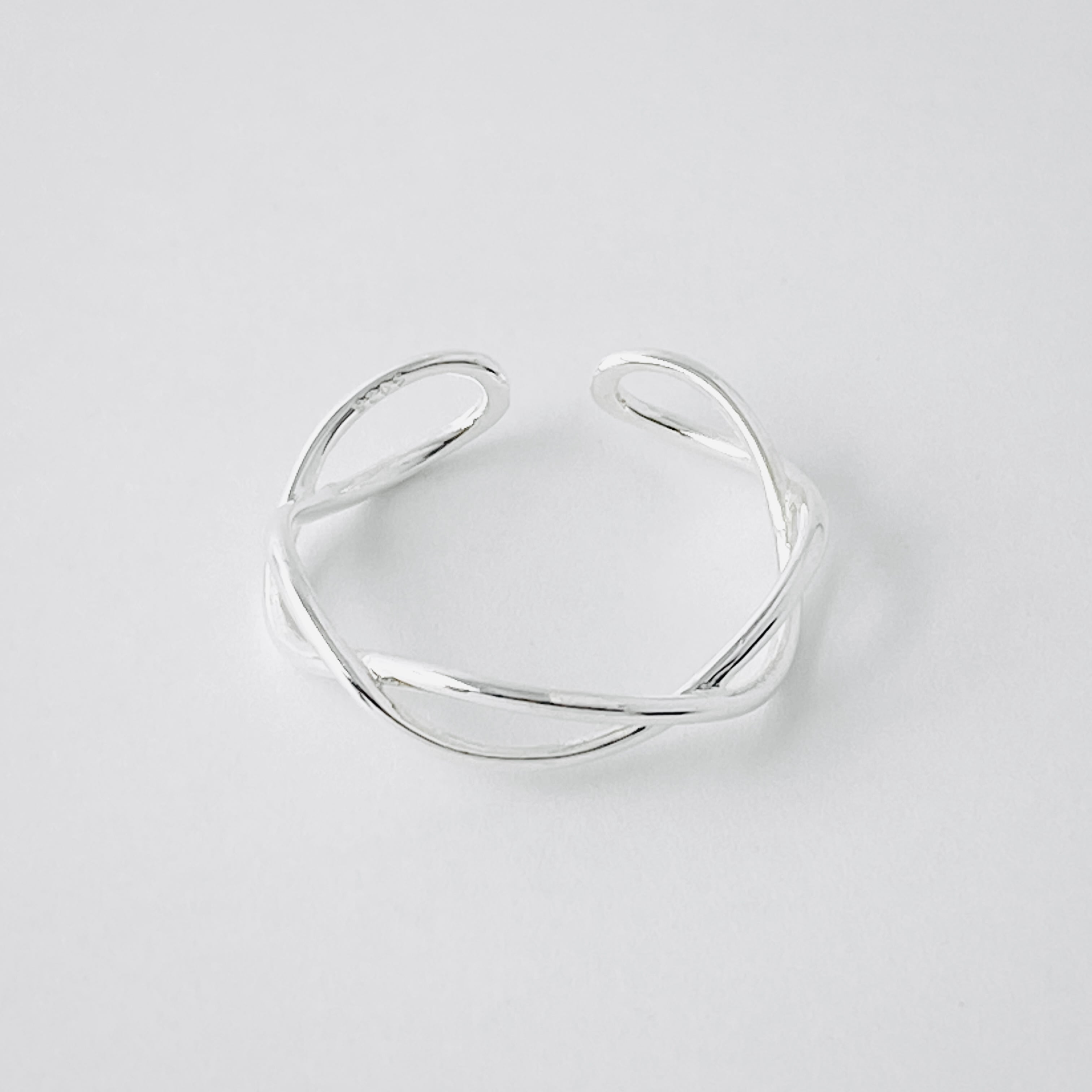 Narrow Wave Twist Ring #144