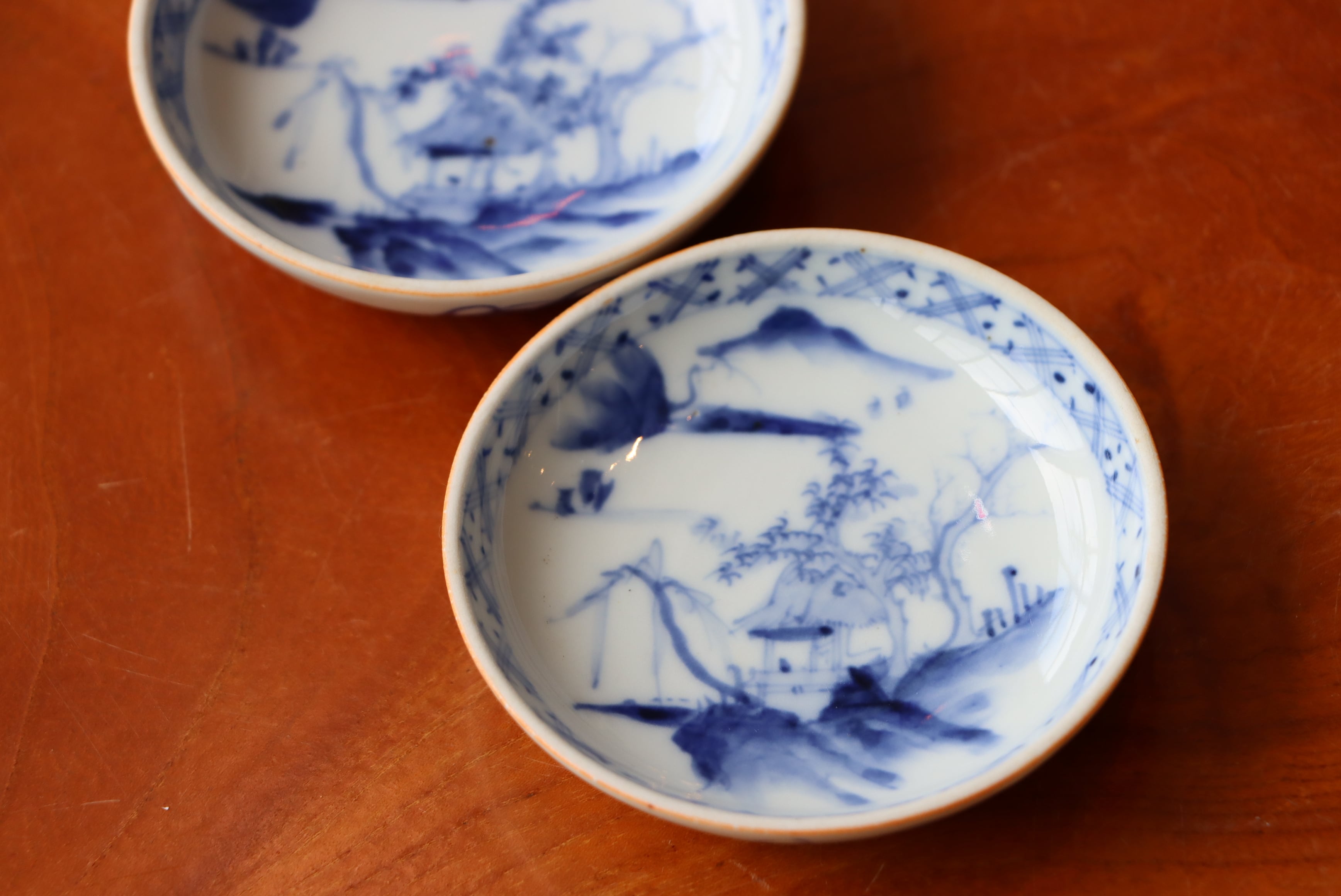 時代物九谷焼染め付け小皿です 豆皿 九谷焼 染付 風景文 | (有)新原美術