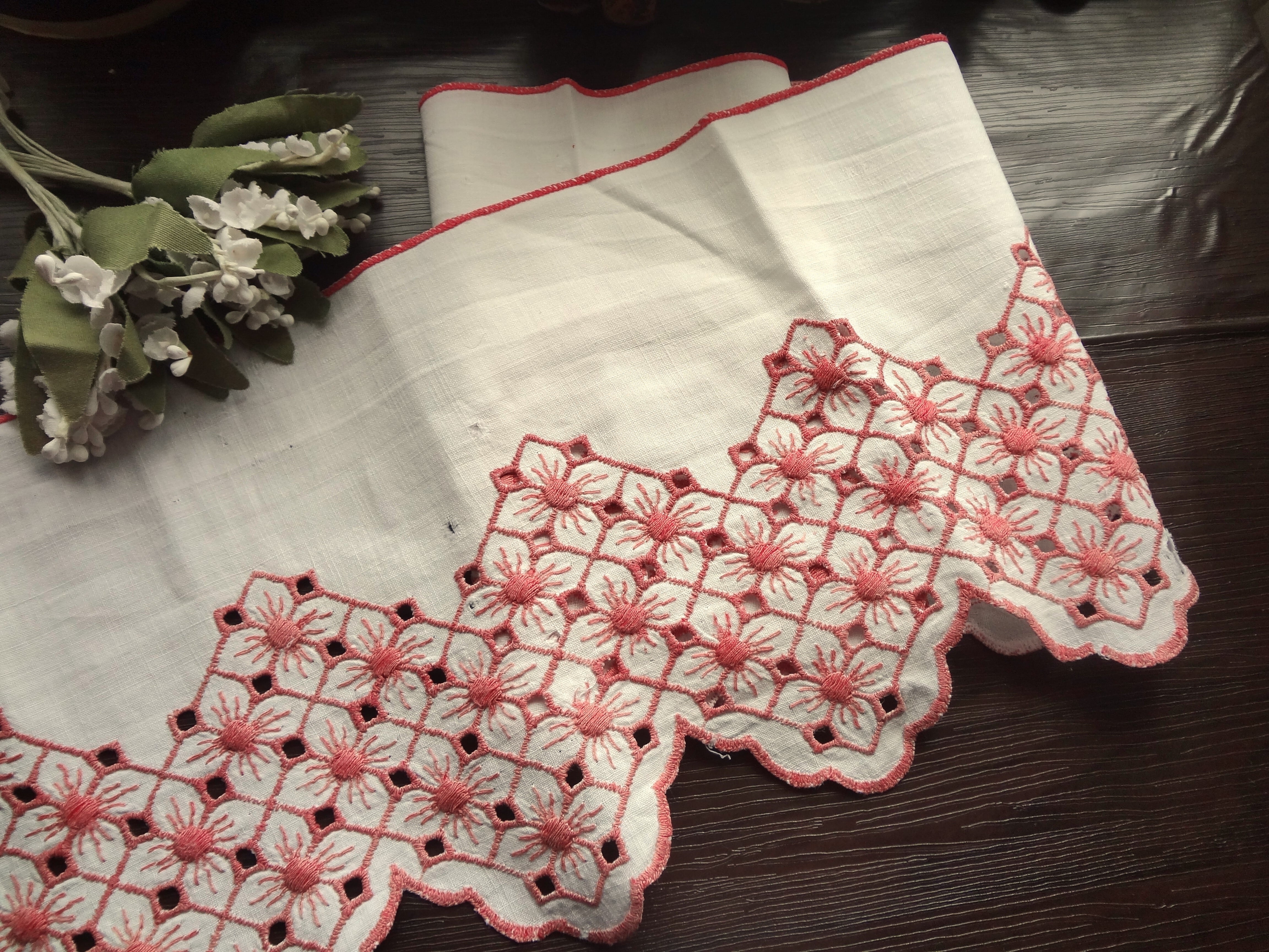 フランスアンティーク レース お花 シャーリング  レース1枚プレゼント お花の形の華やかなドイリーレース、フランスで見つけたアンティーク