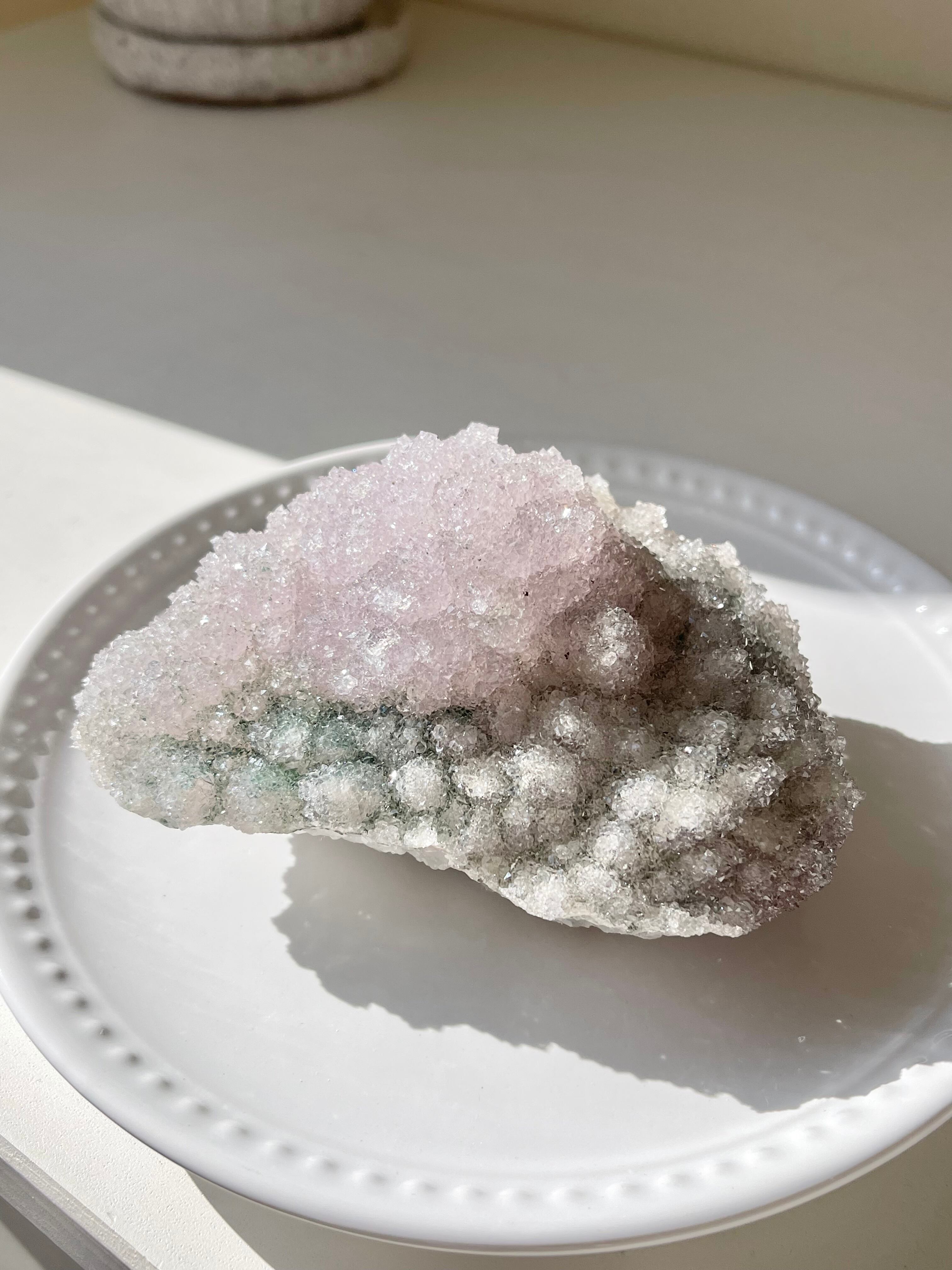 ブラジル産 キラキラ輝きが素晴らしい透明度抜群のスピリットアメシスト/Amazing spirits amethyst cluster