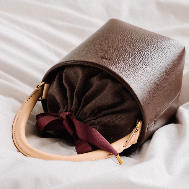 Classic  Basket  -  CHOCOLATE
