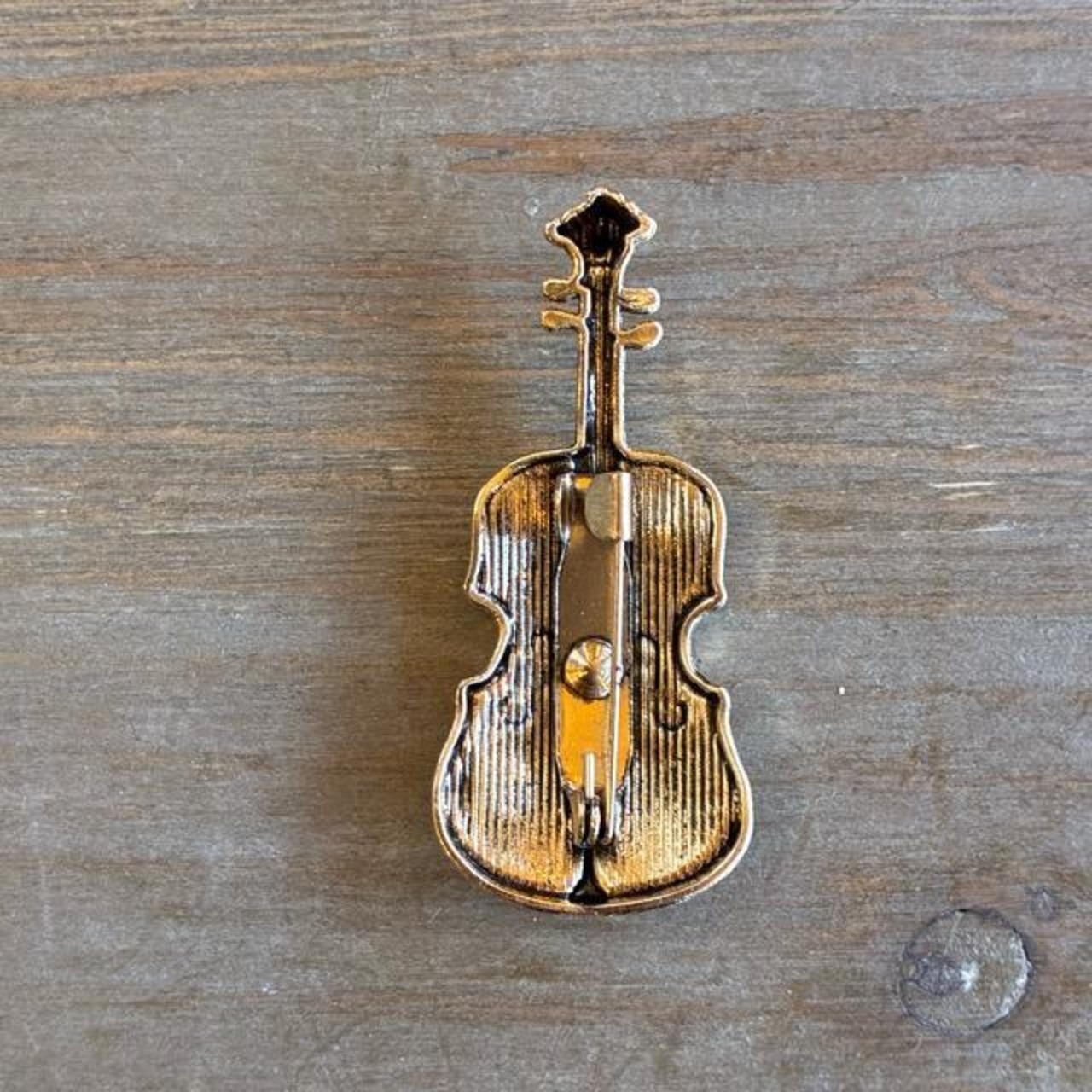 TOPANGA Jewelry art brooch Violin 2color　アートブローチ　バイオリン　全2色　プレゼント　プチギフト　ジャケット　帽子　バッグ　ニット