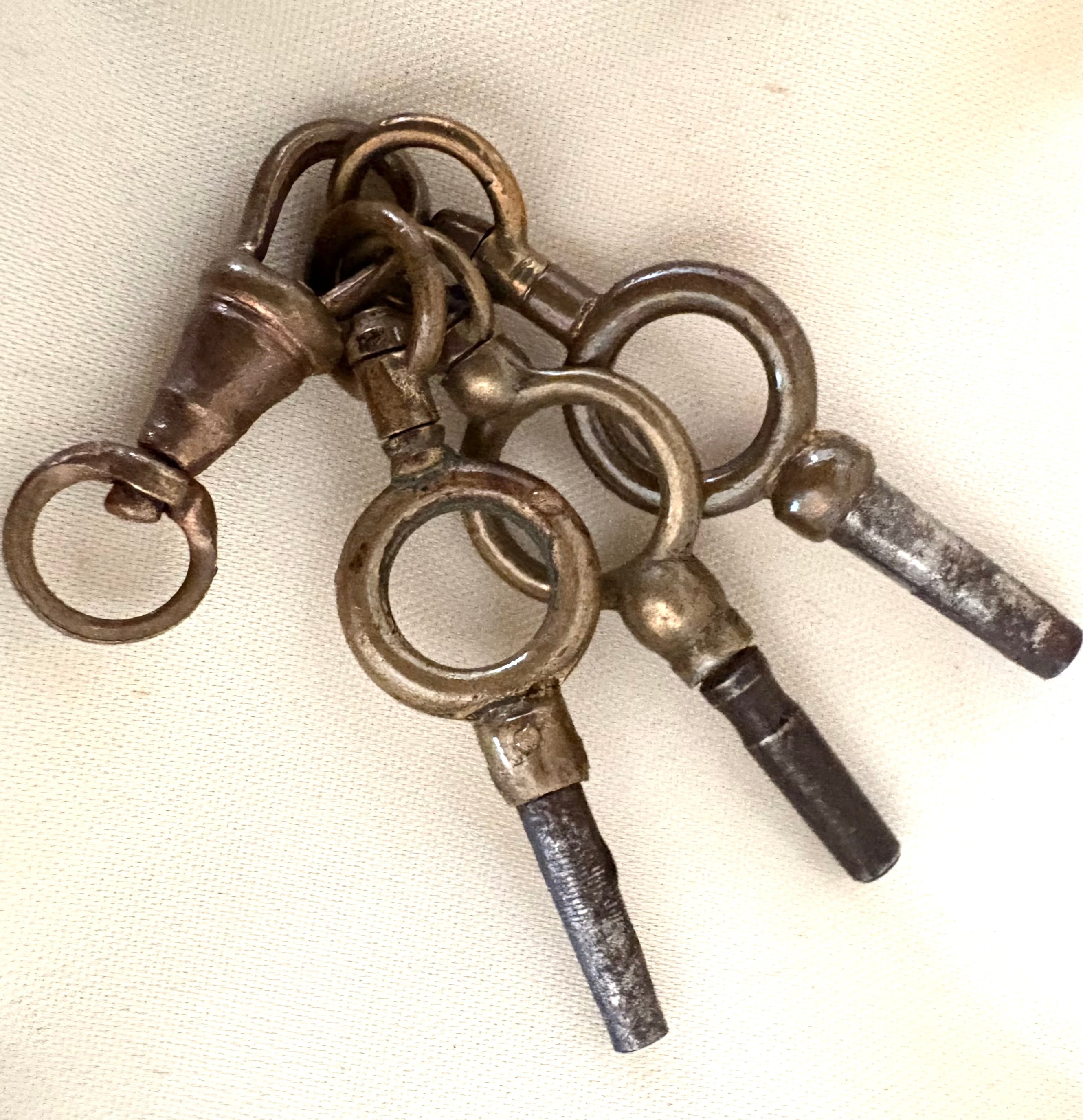 NO5 英国アンティーク 鍵/鍵巻 キーフォブ/チャーム クリップ 4点 懐中