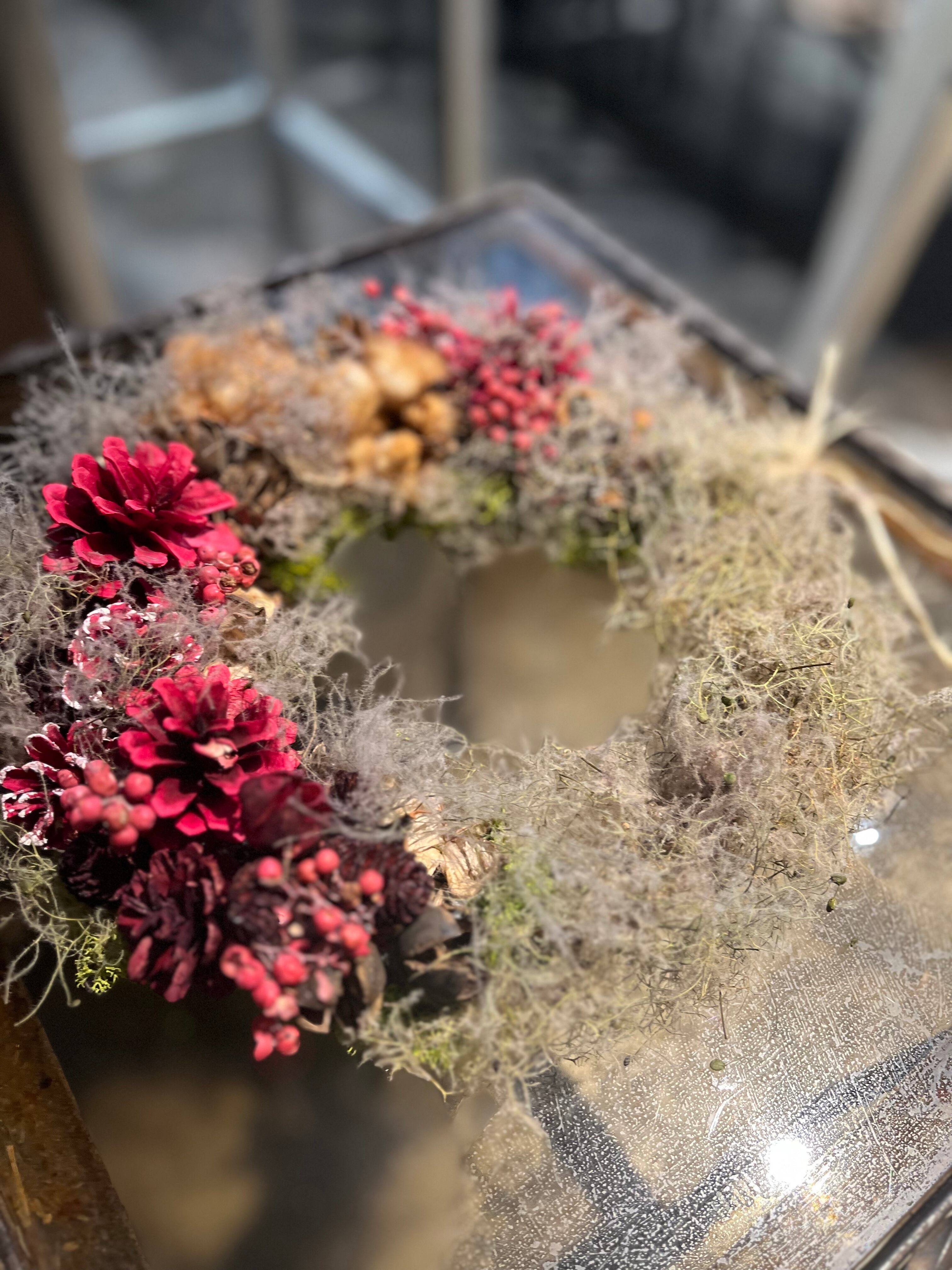 スモーキーなスモークツリーのナチュラルリース(Red)　ギフトケース入り