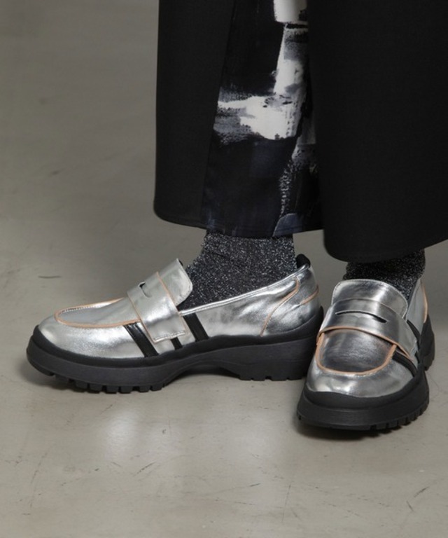 【MARECHAL TERRE】ライン入りローファー