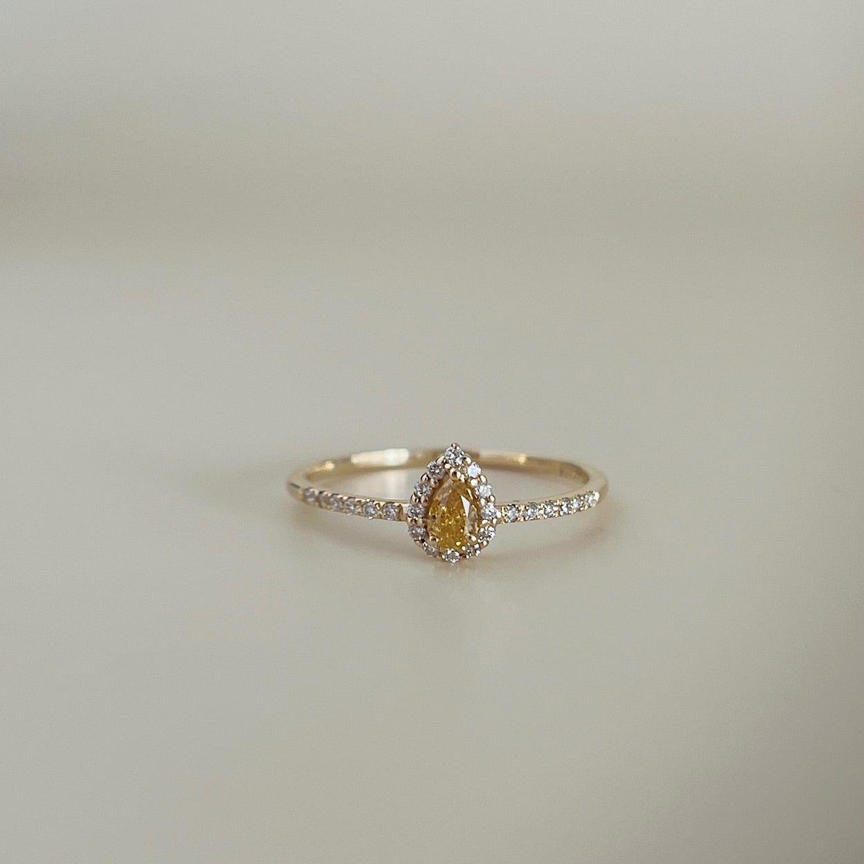 ファンシー インテンスオレンジイエロー ダイヤモンドリング 0.153 ct