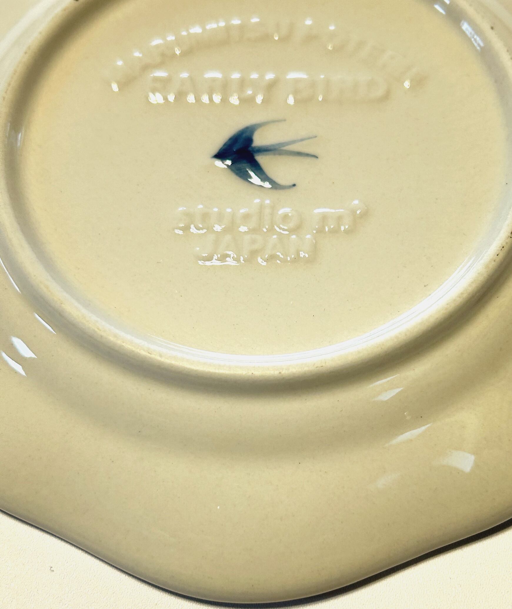 ツバメ柄陶器プレート（丸型） | MagicMoments