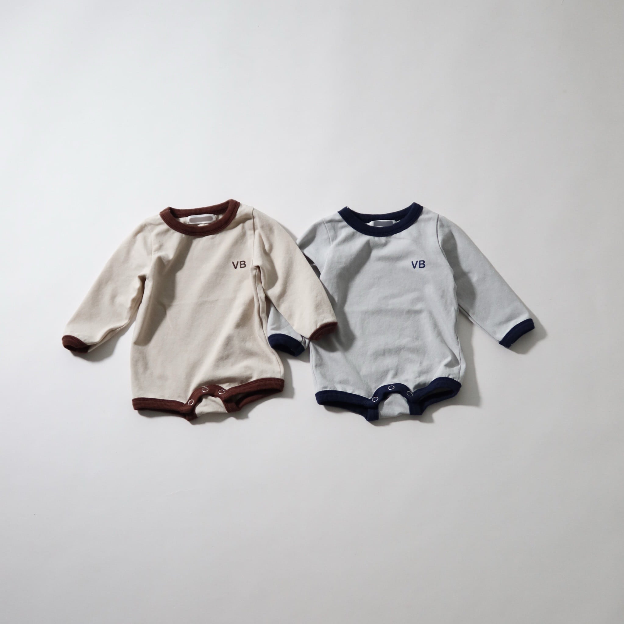 ロゴバイカラーロンパース