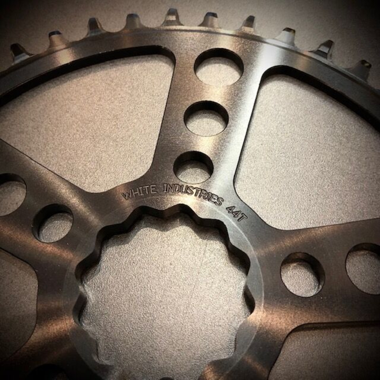 White Industries [MR30 TSR Chainring / Black]