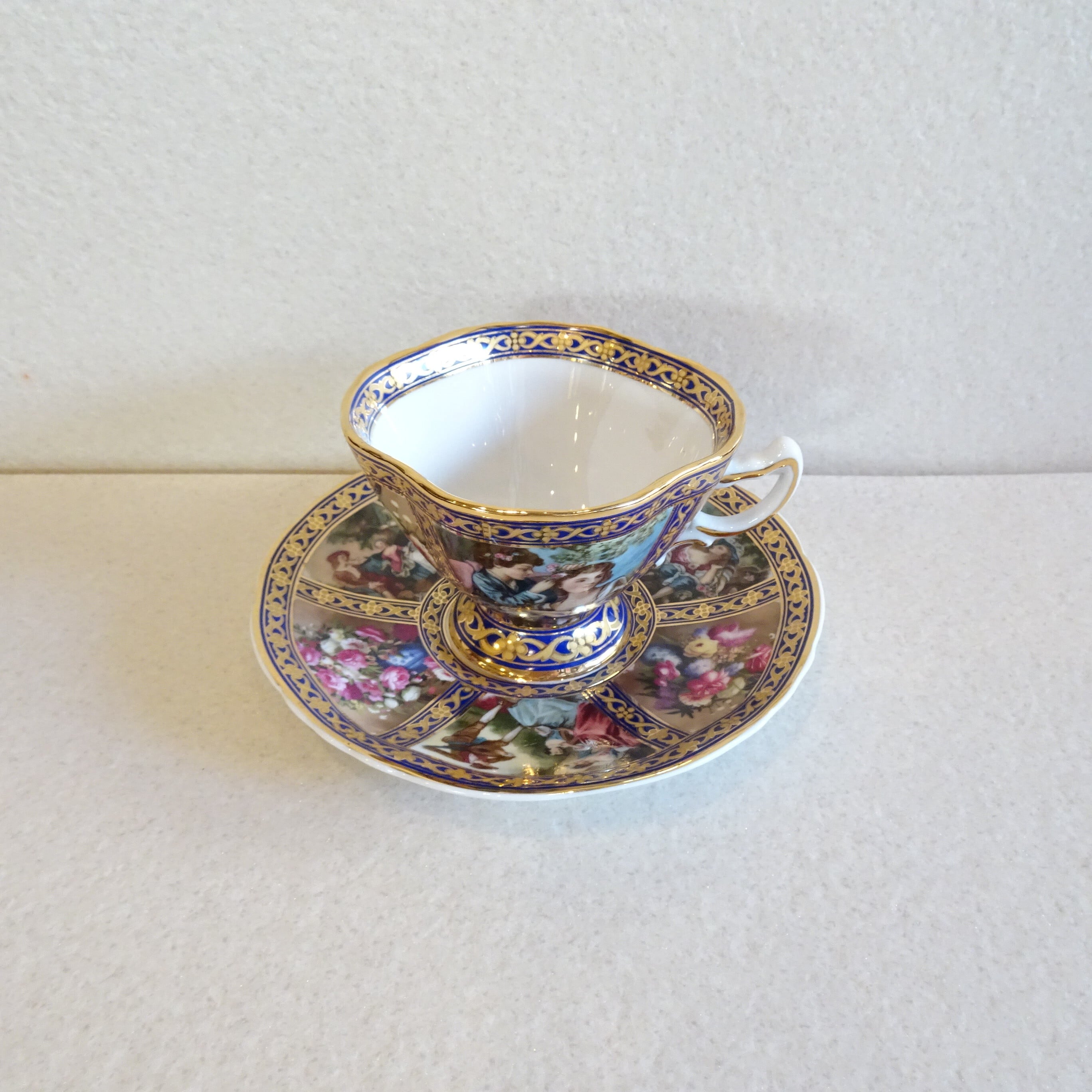 貴族の絵画のようなカップ＆ソーサー | 純喫茶家具の村田商會