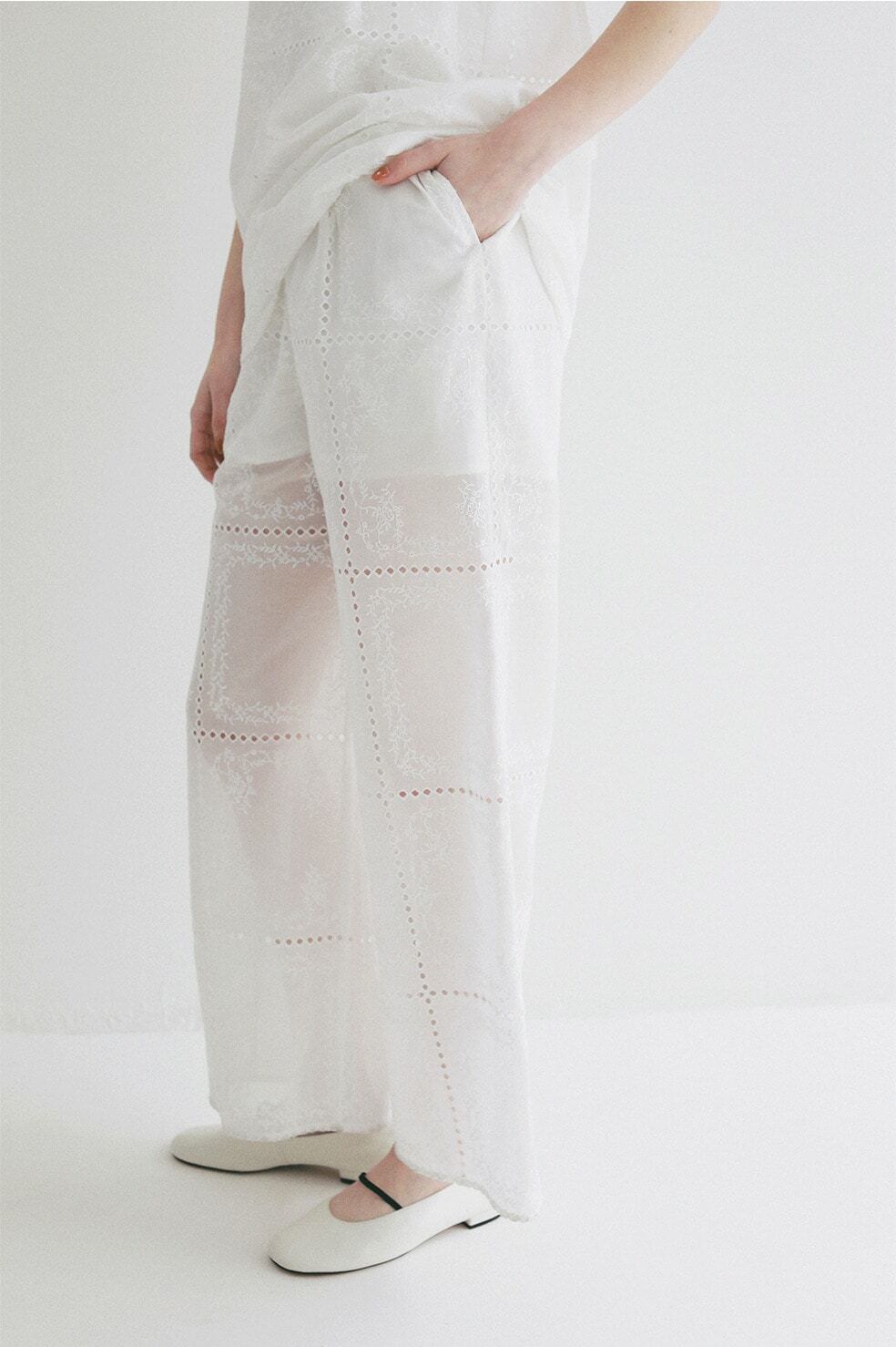 CLANE EMBROIDERY LACE CAMI ALL IN ONE 3色展開 | FLICKA ASHIYA