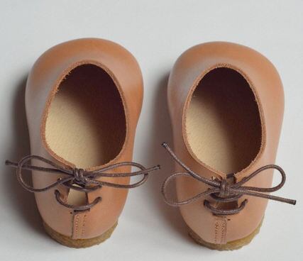 子供靴　ペーター　バックリボン