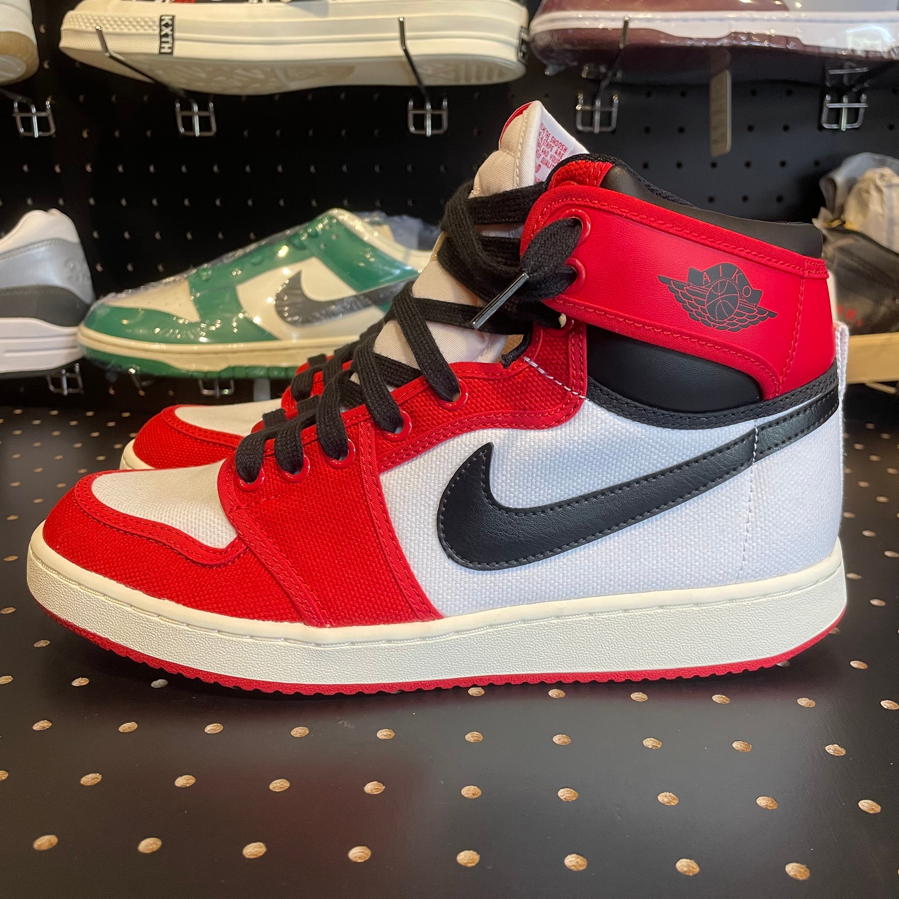 NIKE AIR JORDAN 1 RETRO KO “CHICAGO”