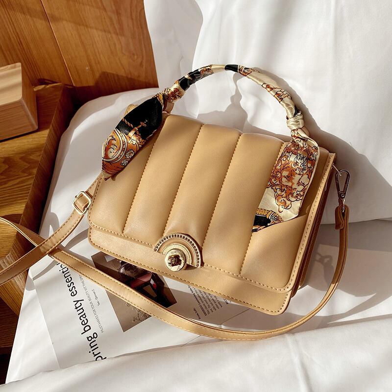 オータムウィンタースタイルレッド 秋物 冬物 スクウェア メッセンジャーバッグ 手作りハンドバック87540838818