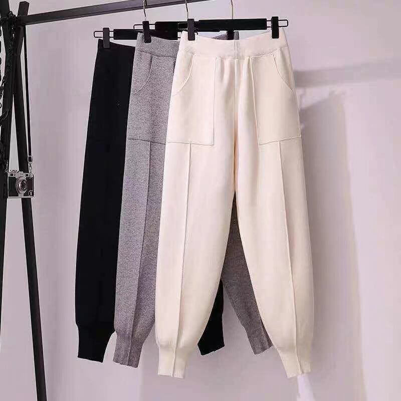 センタープレス入り　裾絞りパンツ　AJ11295-D02