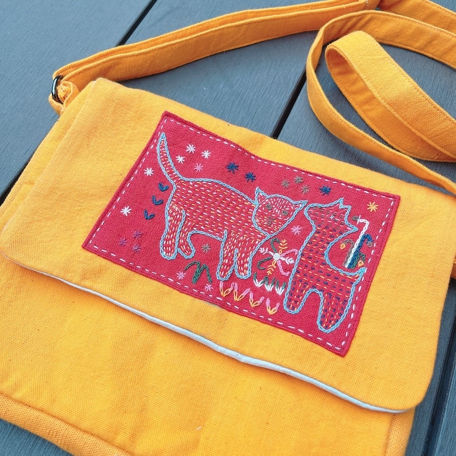レンテン族刺繍】斜め掛けバッグ 黄・赤 | Fran Muan