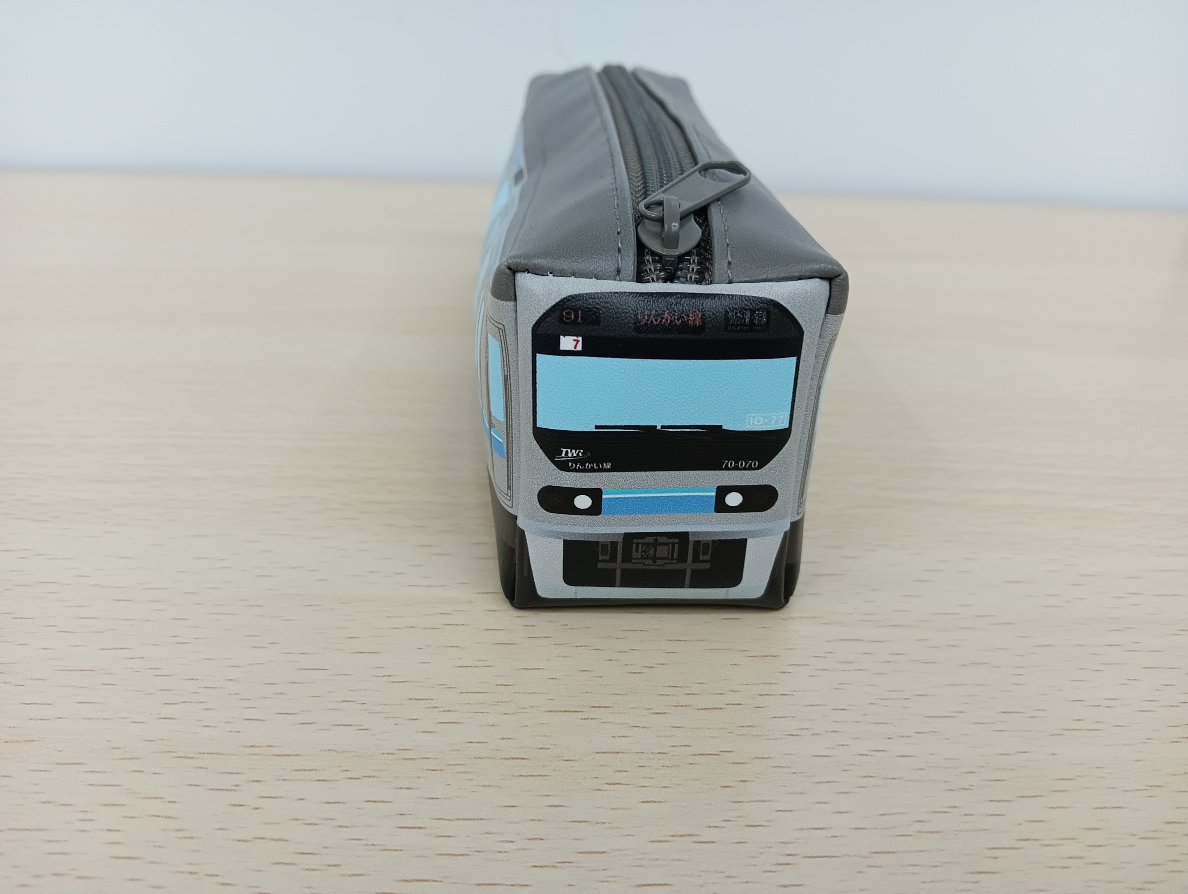 りんりん りんかい線70-000形電車型ペンケース | りんかい線オフィシャル