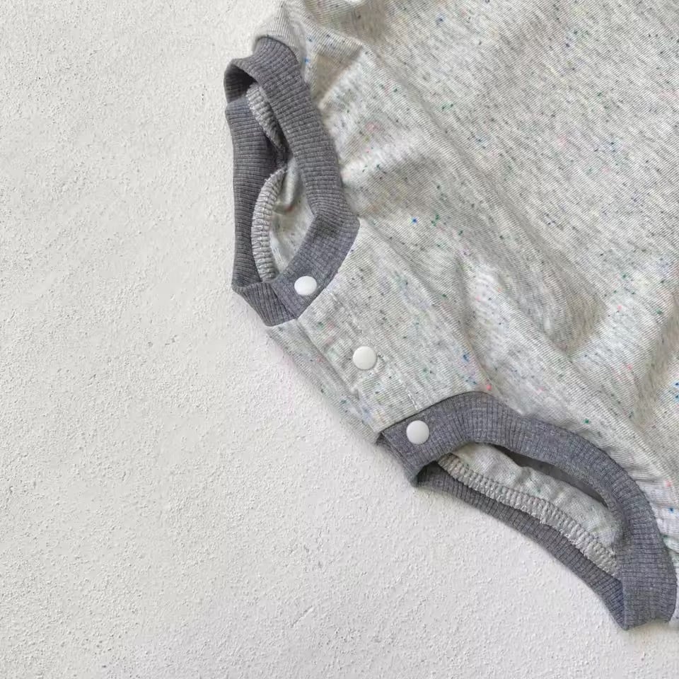 バイカラーつぶつぶロンパース