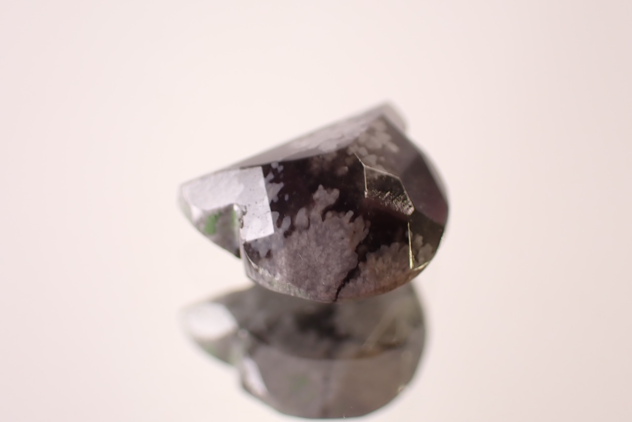 スノーフレークオブシディアン(猫カット)　1.28ct　[D11‐534]