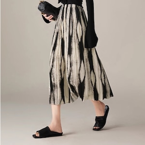 monochrome abstract print pleated skirt<sk3190>